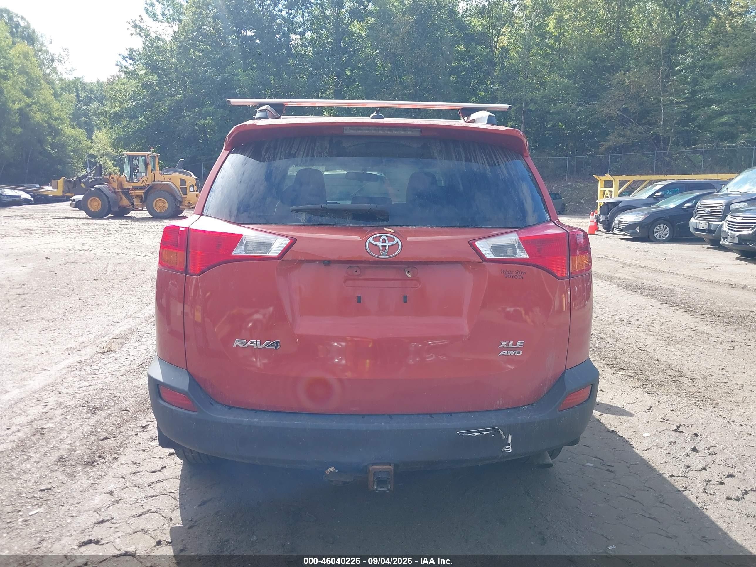 2015 Toyota Rav4 Xle Оранжевый vin: 2T3RFREV2FW353231