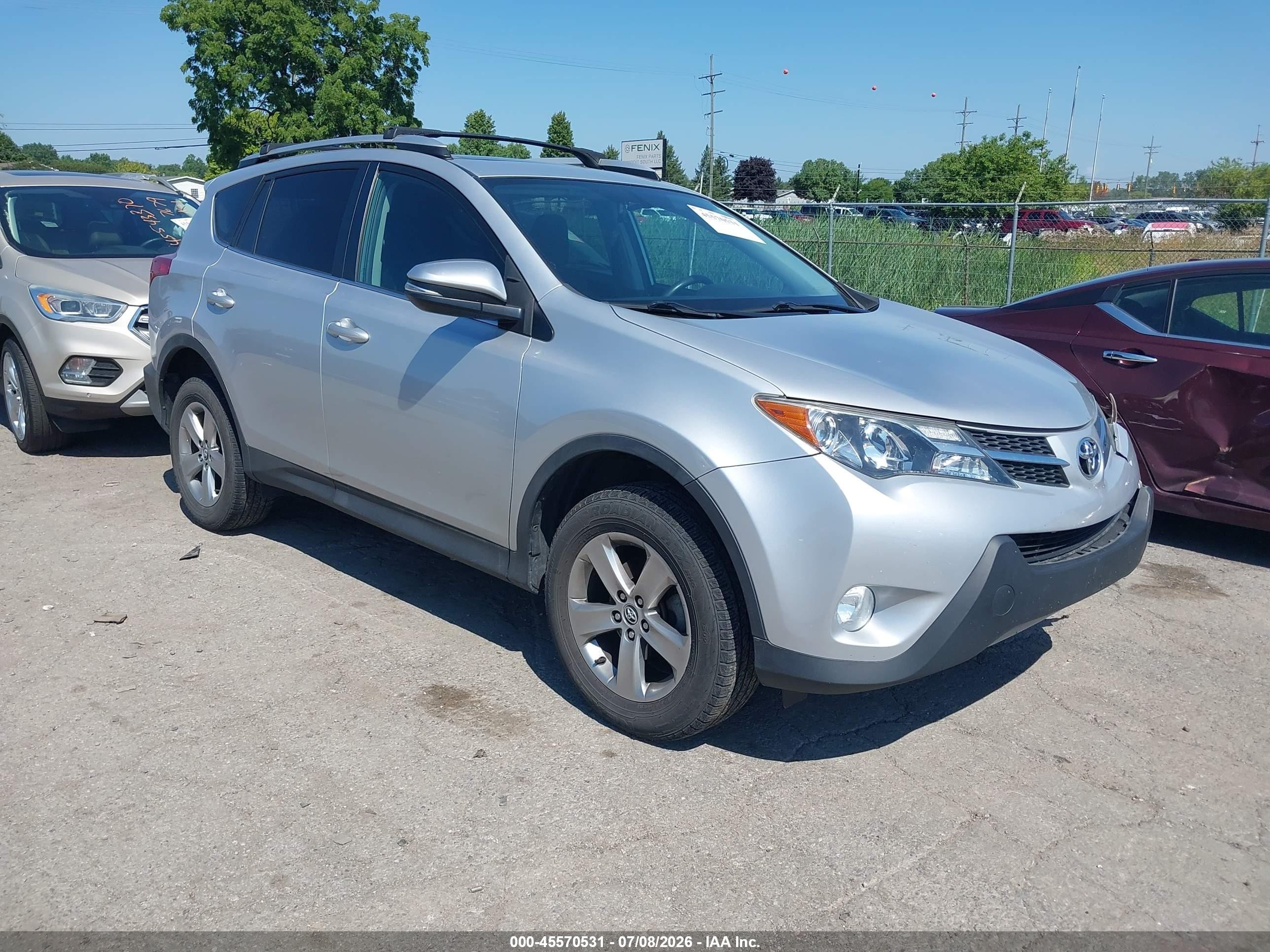 2015 Toyota Rav4 Xle Silver vin: 2T3RFREV2FW394944