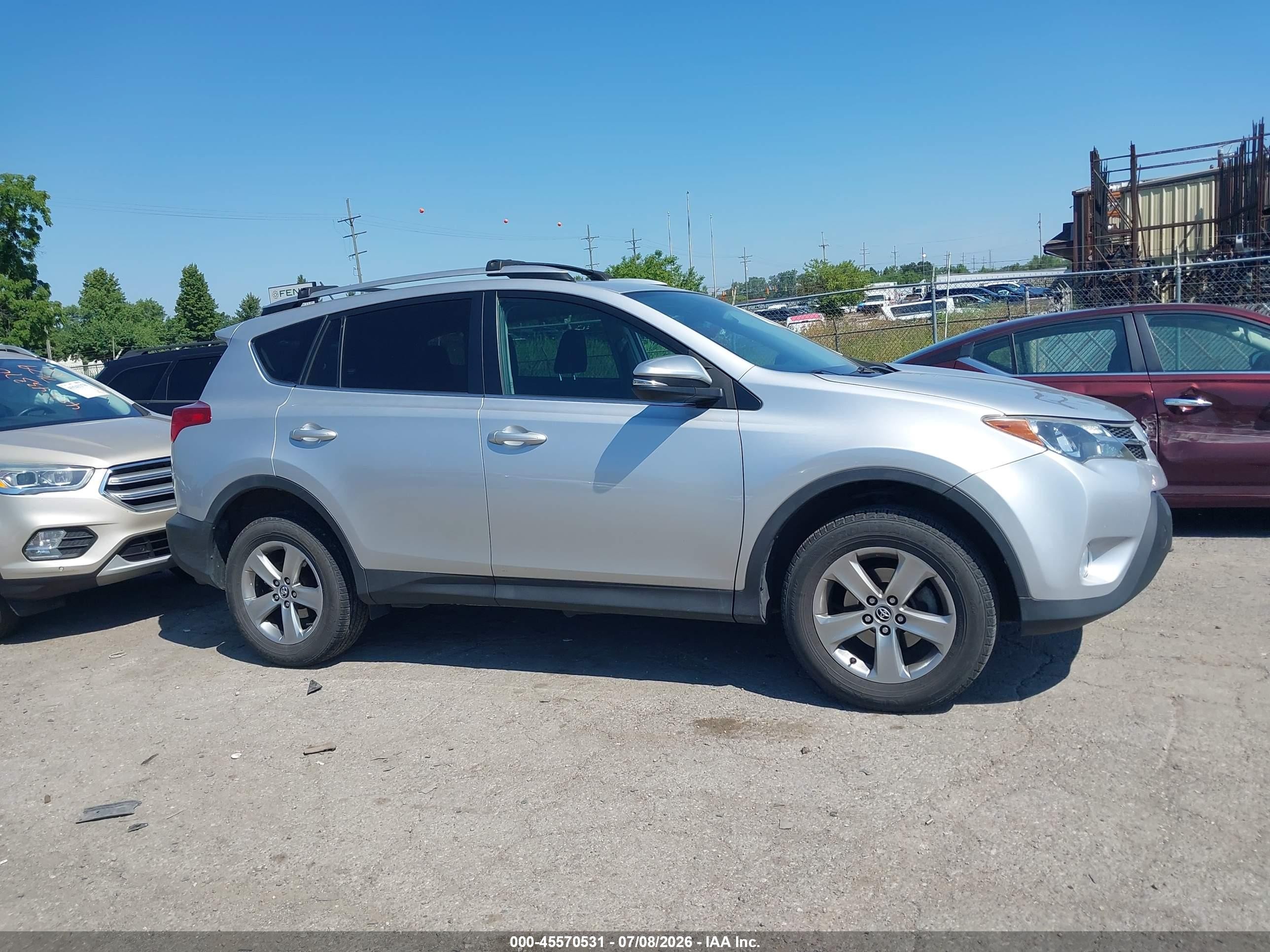 2015 Toyota Rav4 Xle Silver vin: 2T3RFREV2FW394944