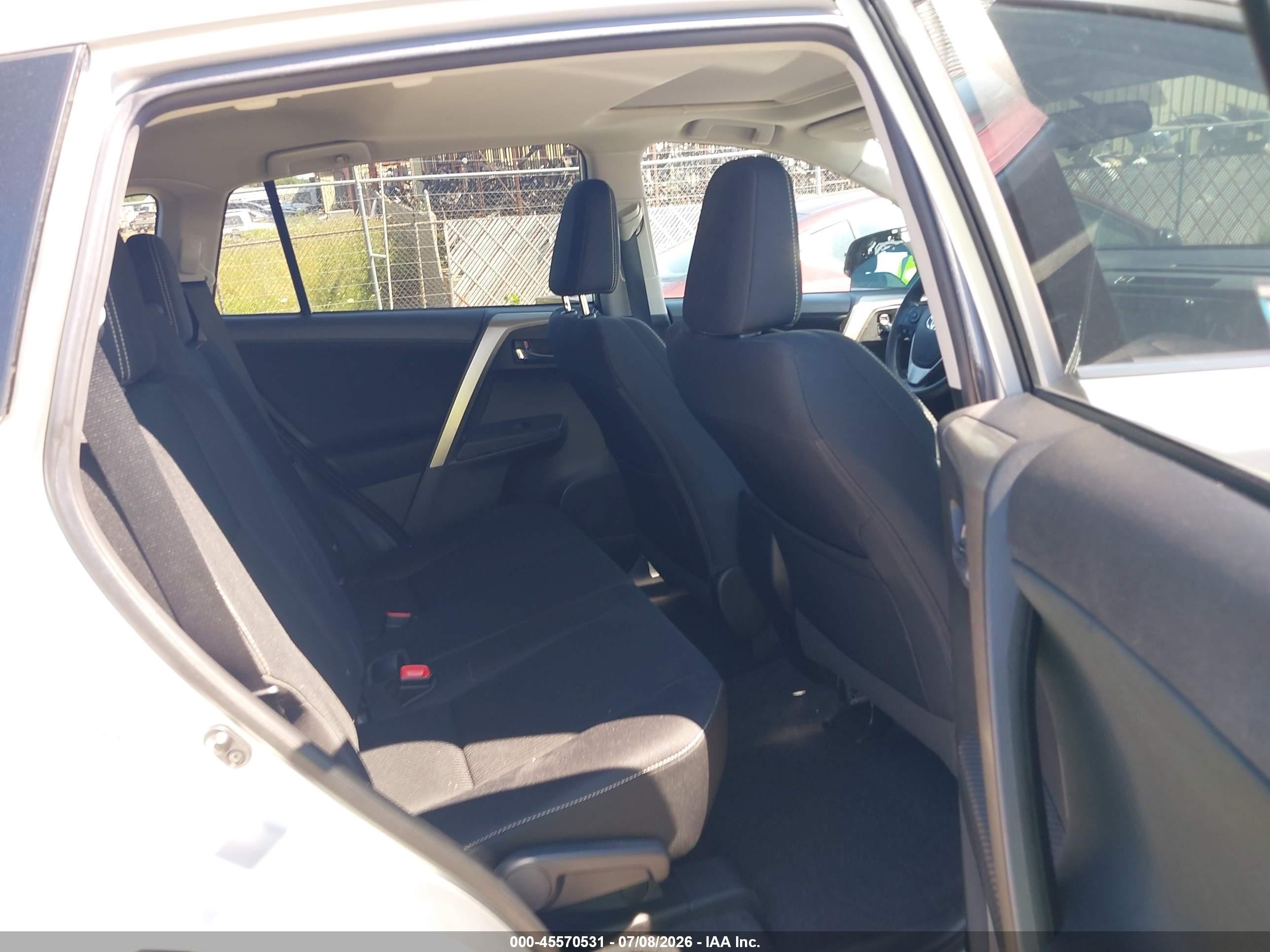 2015 Toyota Rav4 Xle Silver vin: 2T3RFREV2FW394944