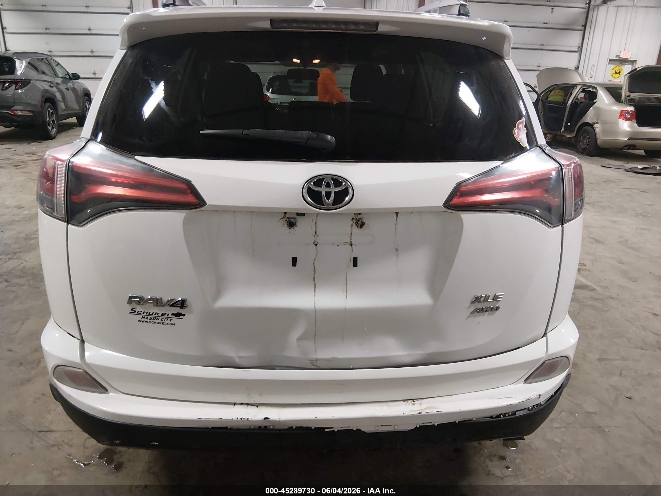 2016 Toyota Rav4 Xle Белый vin: 2T3RFREV2GW443903