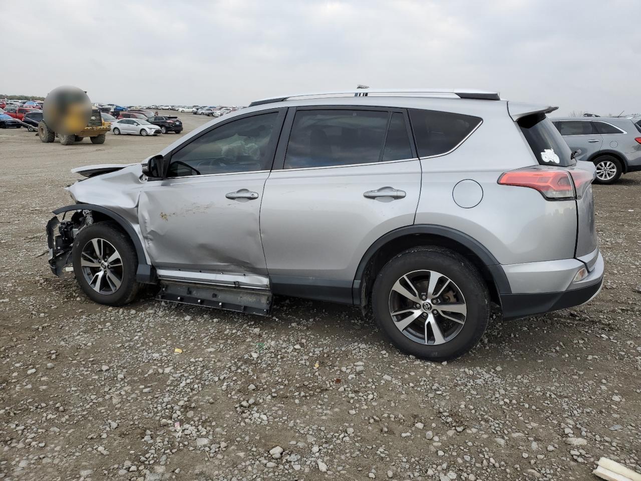 2016 Toyota Rav4 Xle Серебряный vin: 2T3RFREV2GW445814