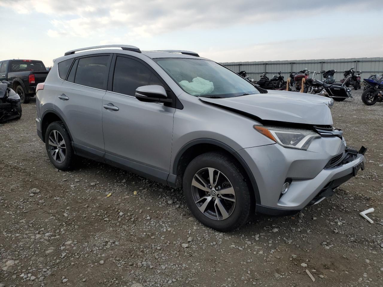 2016 Toyota Rav4 Xle Серебряный vin: 2T3RFREV2GW445814