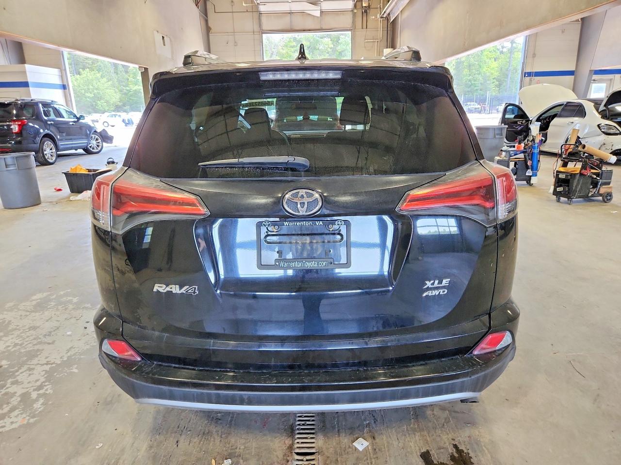 2017 Toyota Rav4 Xle Black vin: 2T3RFREV2HW560771