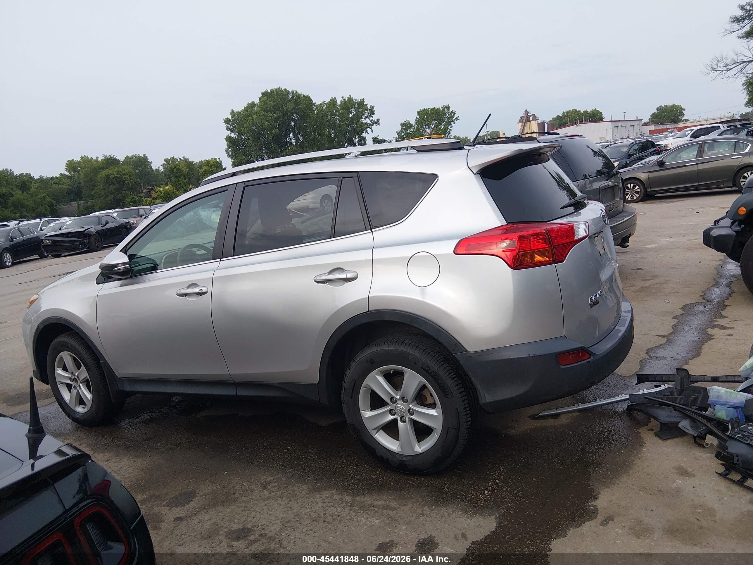 2013 Toyota Rav4 Xle Серебряный vin: 2T3RFREV3DW046132