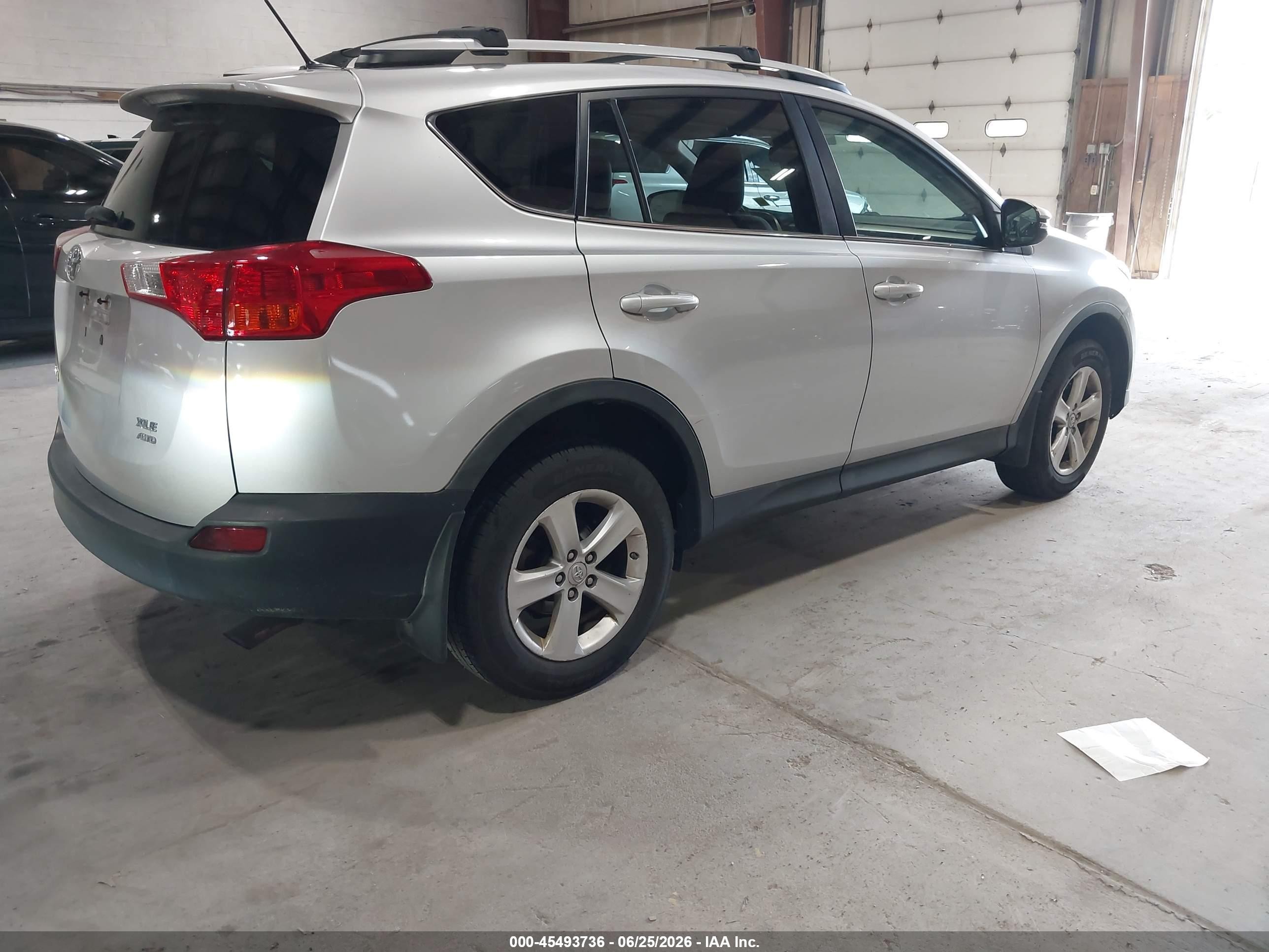 2013 Toyota Rav4 Xle Silver vin: 2T3RFREV3DW113408