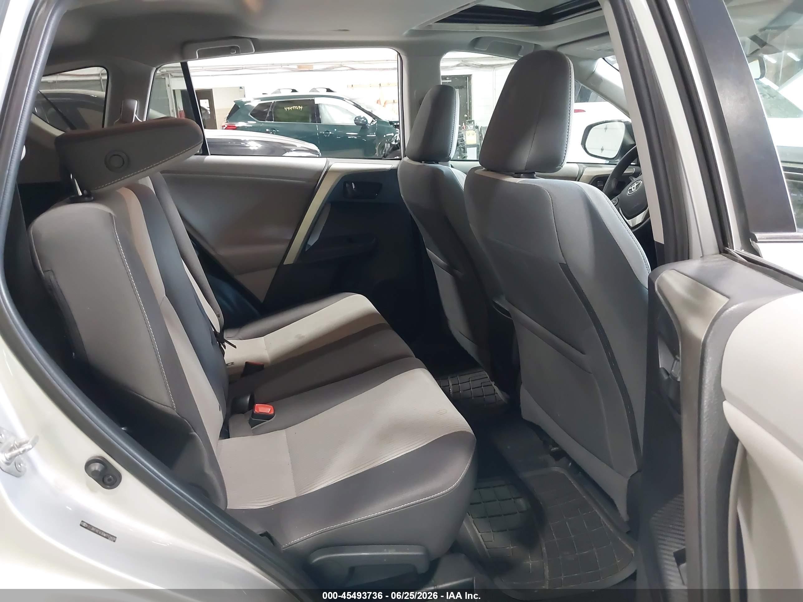 2013 Toyota Rav4 Xle Silver vin: 2T3RFREV3DW113408