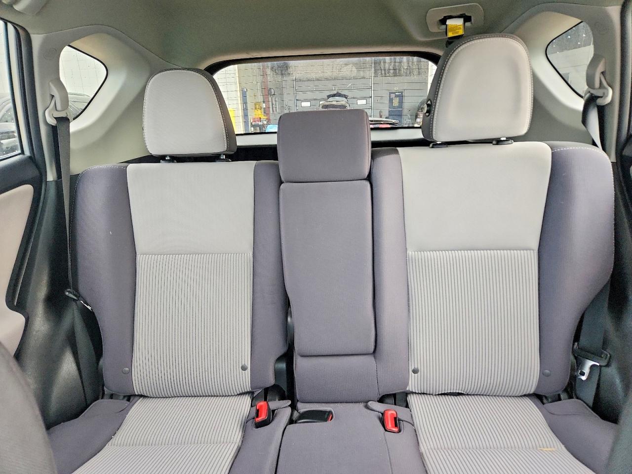 2014 Toyota Rav4 Le Silver vin: 2T3RFREV3EW156213