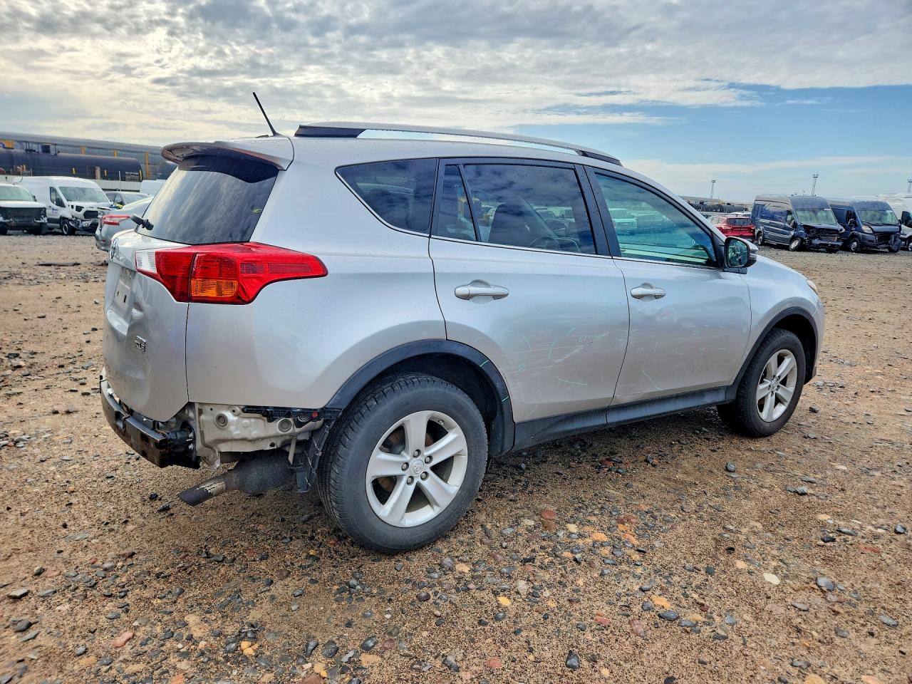 2014 Toyota Rav4 Le Silver vin: 2T3RFREV3EW156213