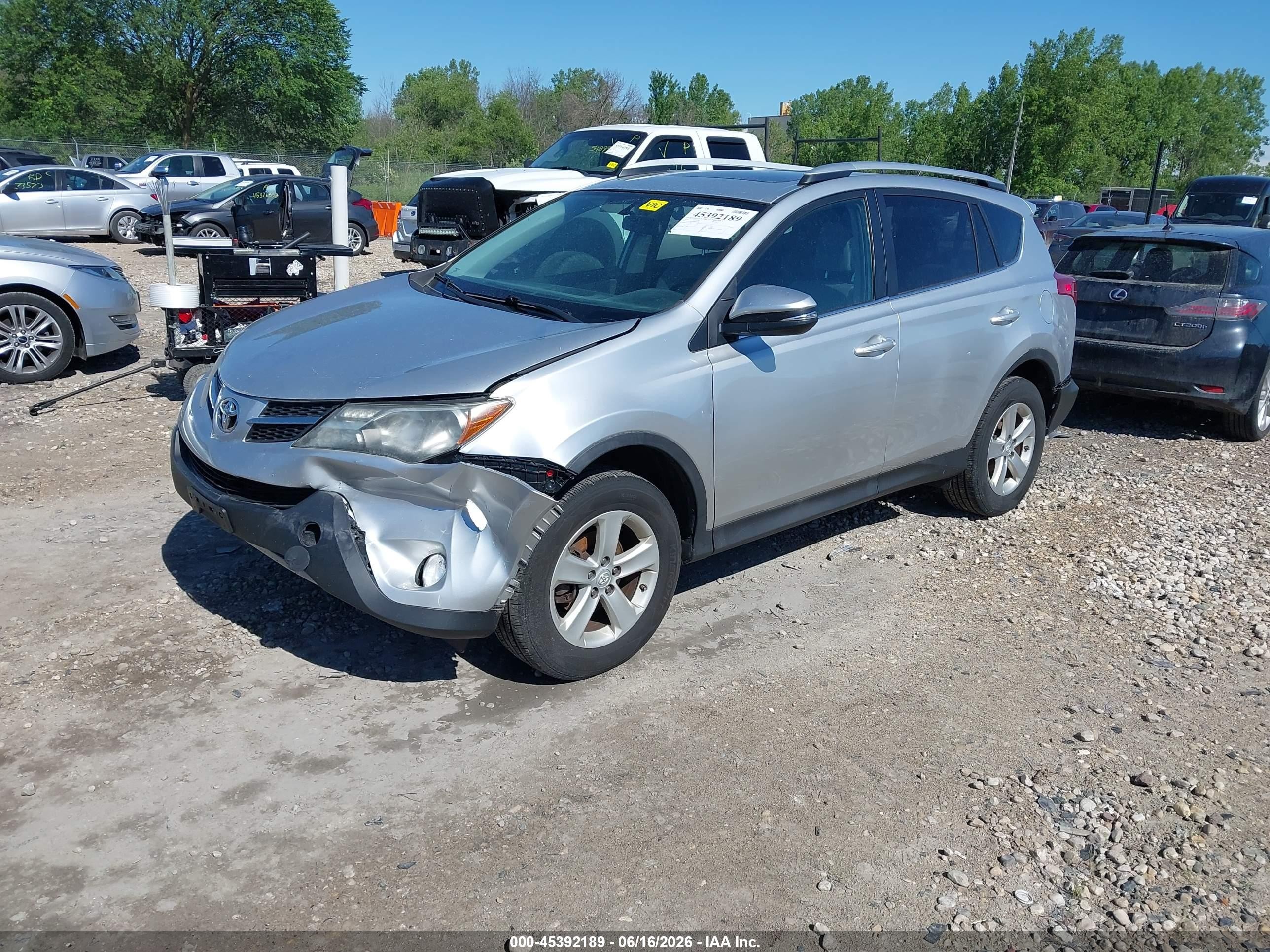2014 Toyota Rav4 Xle Серебряный vin: 2T3RFREV3EW196985