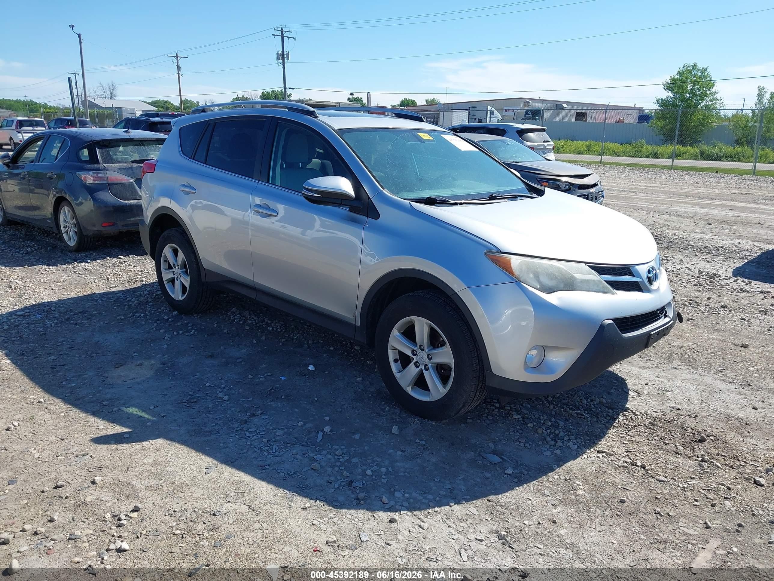 2014 Toyota Rav4 Xle Silver vin: 2T3RFREV3EW196985