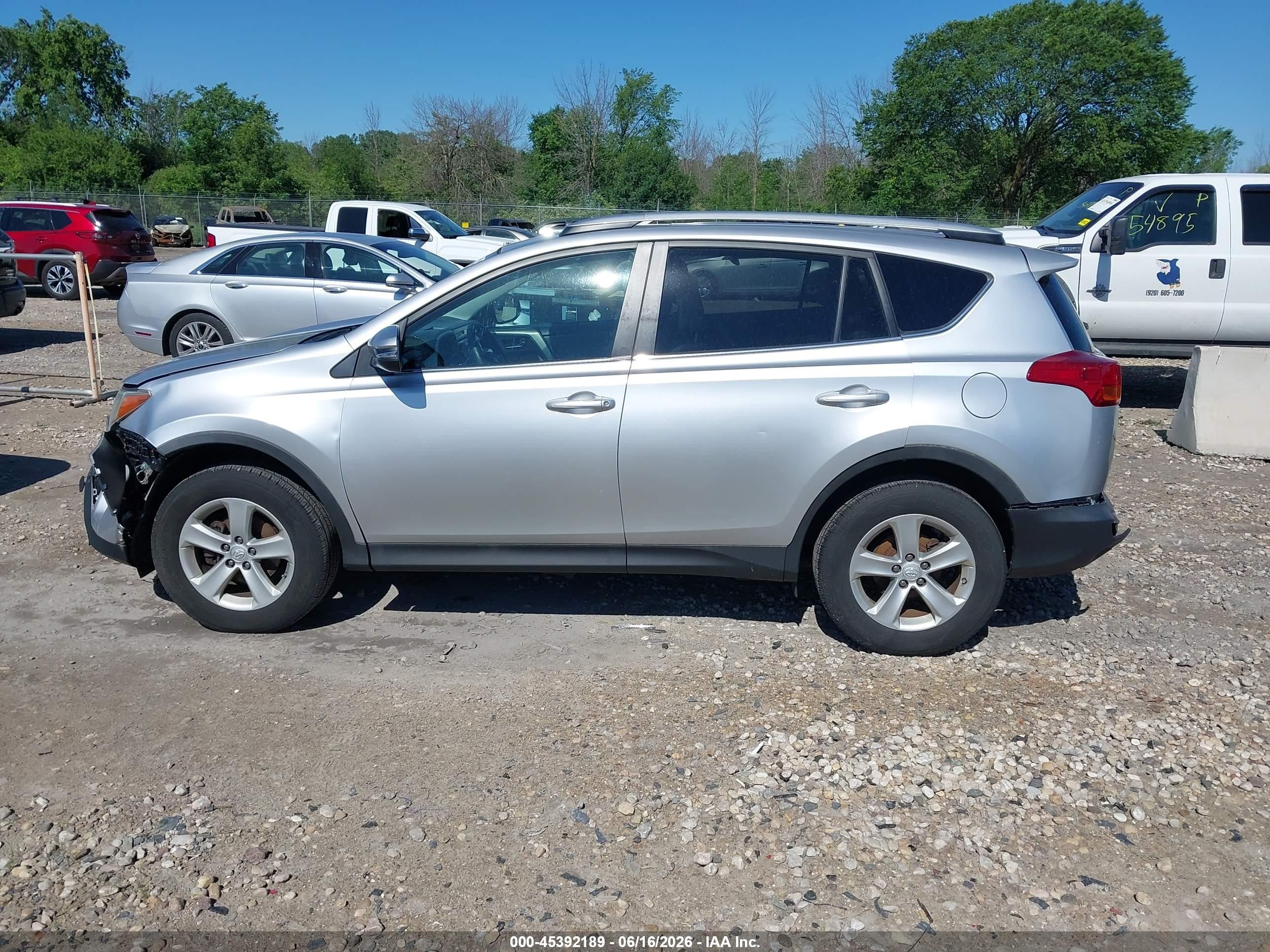 2014 Toyota Rav4 Xle Серебряный vin: 2T3RFREV3EW196985