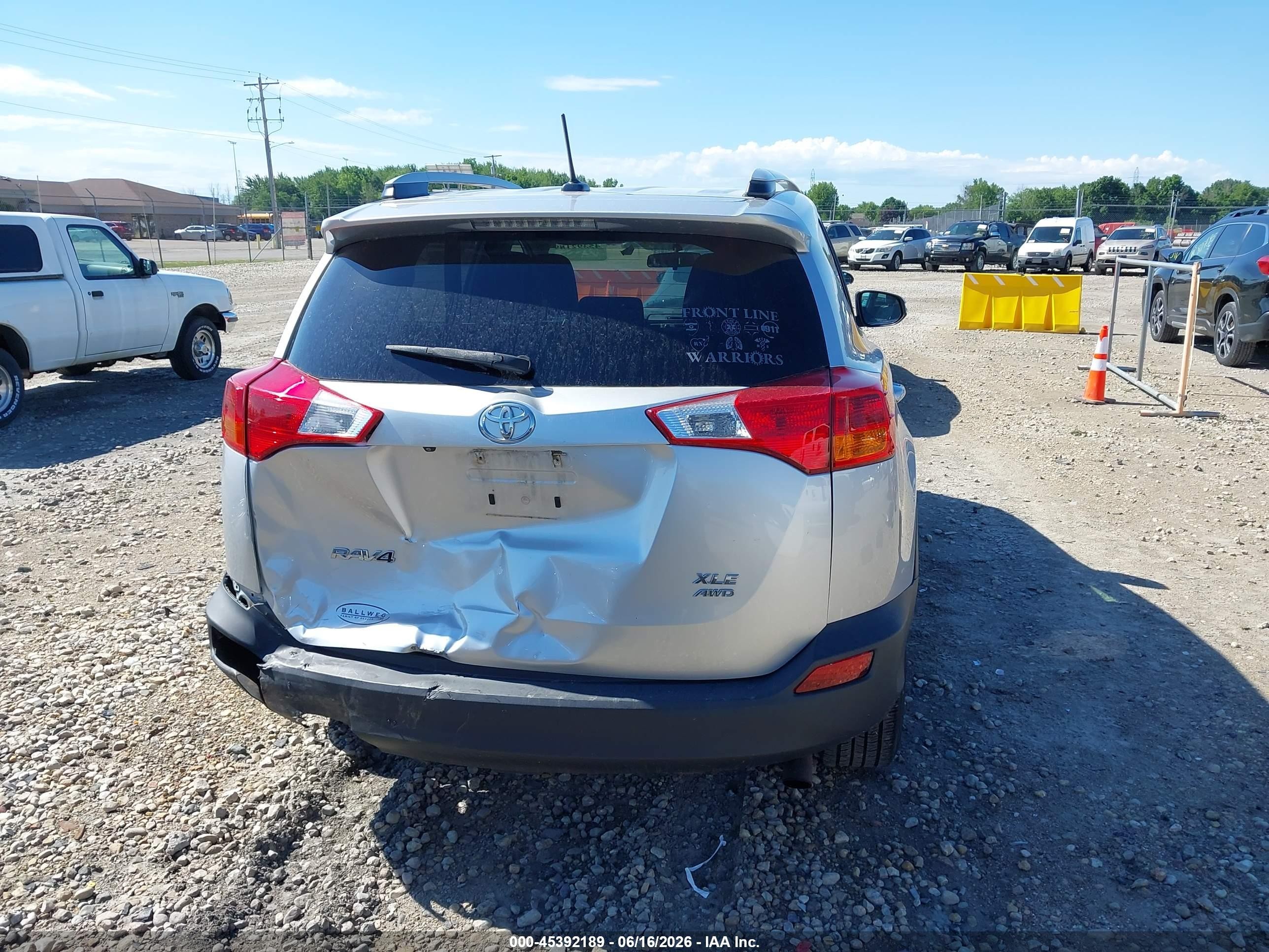 2014 Toyota Rav4 Xle Серебряный vin: 2T3RFREV3EW196985