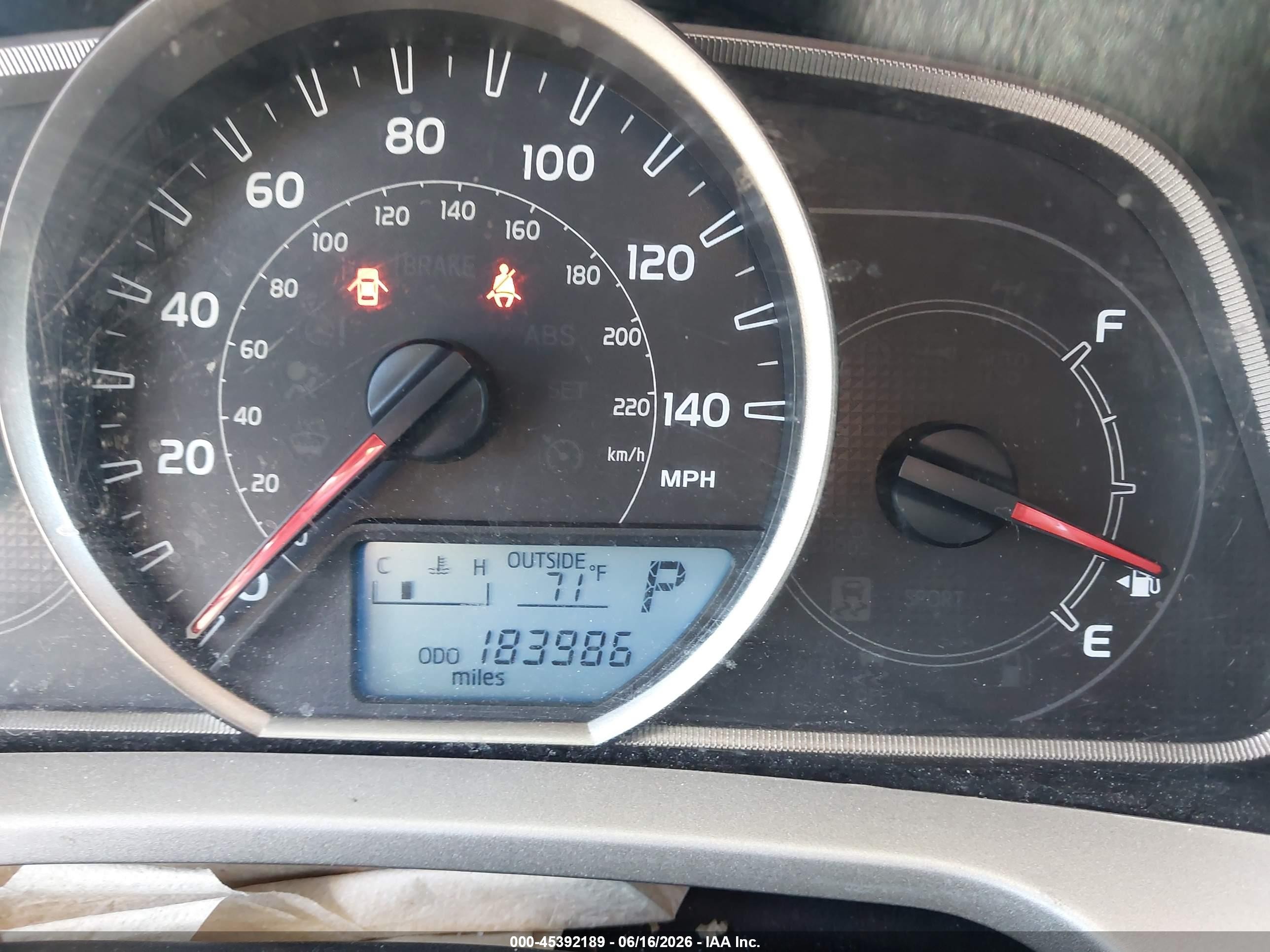 2014 Toyota Rav4 Xle Серебряный vin: 2T3RFREV3EW196985