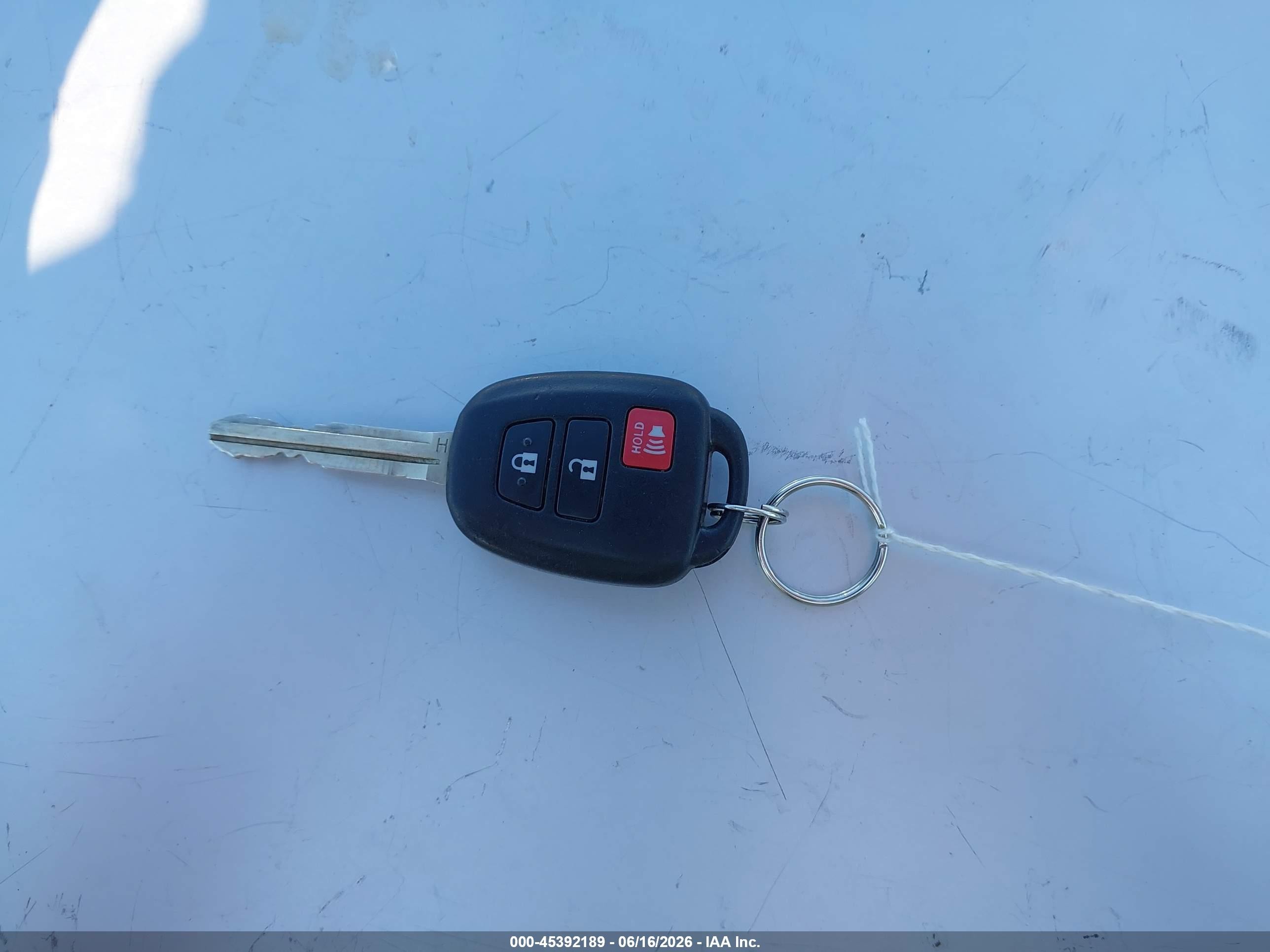 2014 Toyota Rav4 Xle Серебряный vin: 2T3RFREV3EW196985