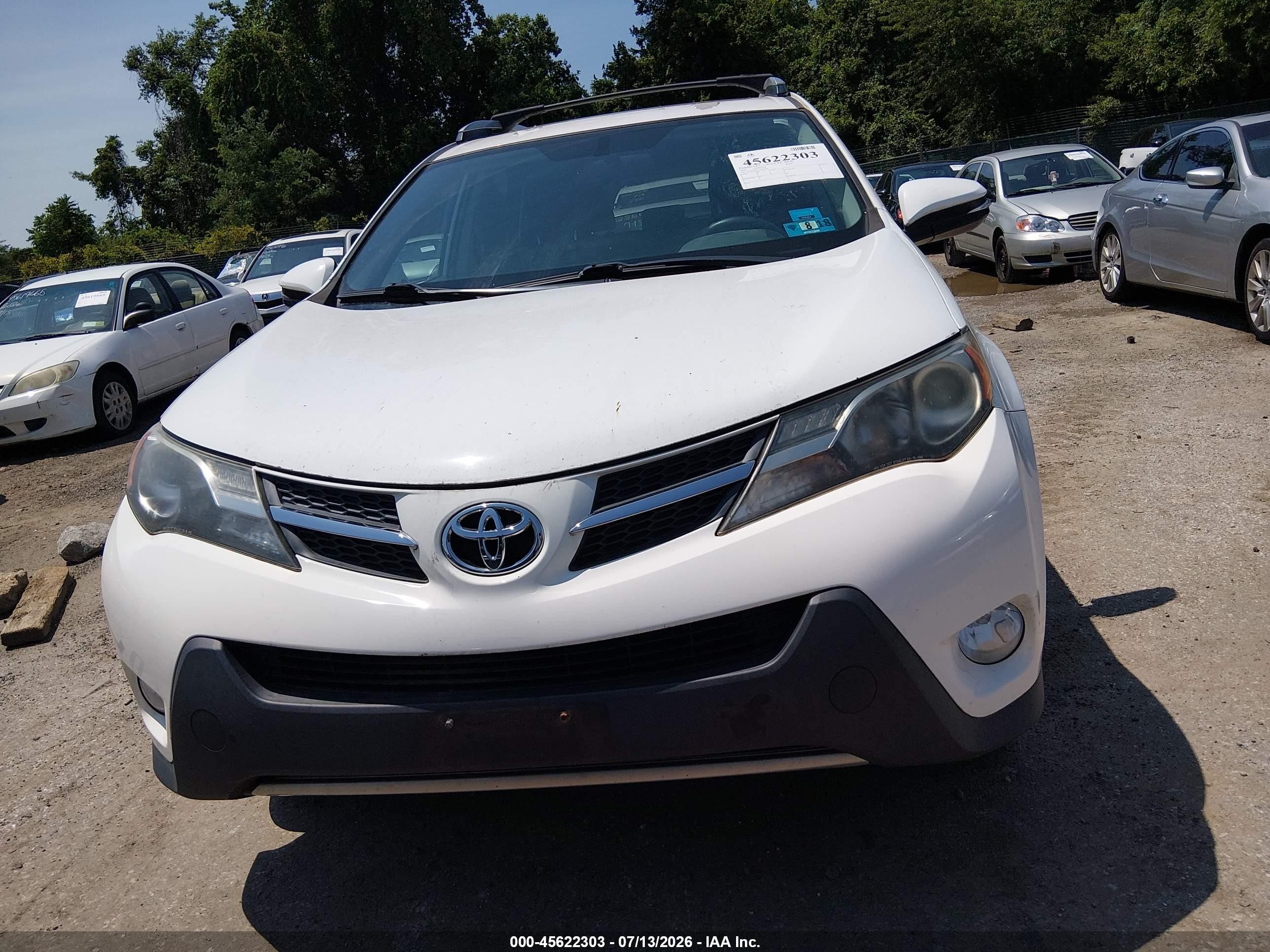 2014 Toyota Rav4 Xle White vin: 2T3RFREV3EW203384