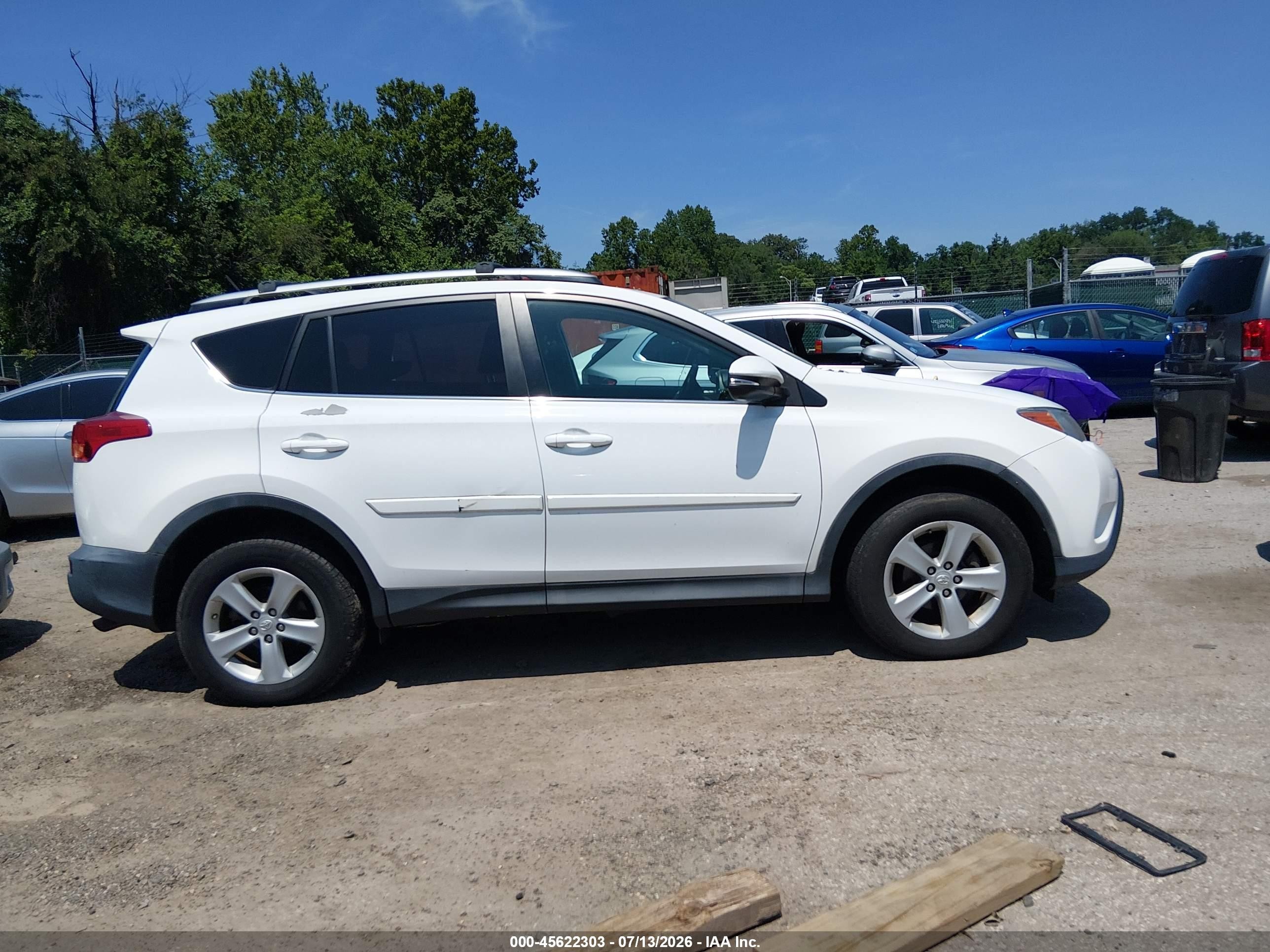 2014 Toyota Rav4 Xle White vin: 2T3RFREV3EW203384