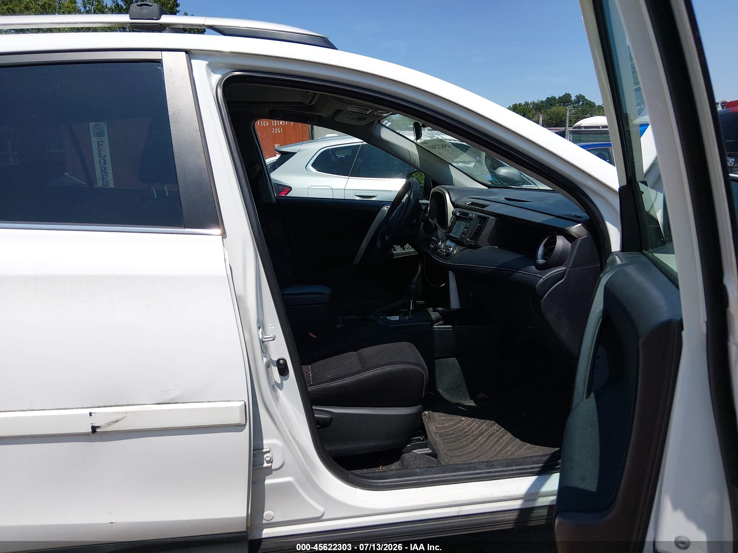2014 Toyota Rav4 Xle White vin: 2T3RFREV3EW203384