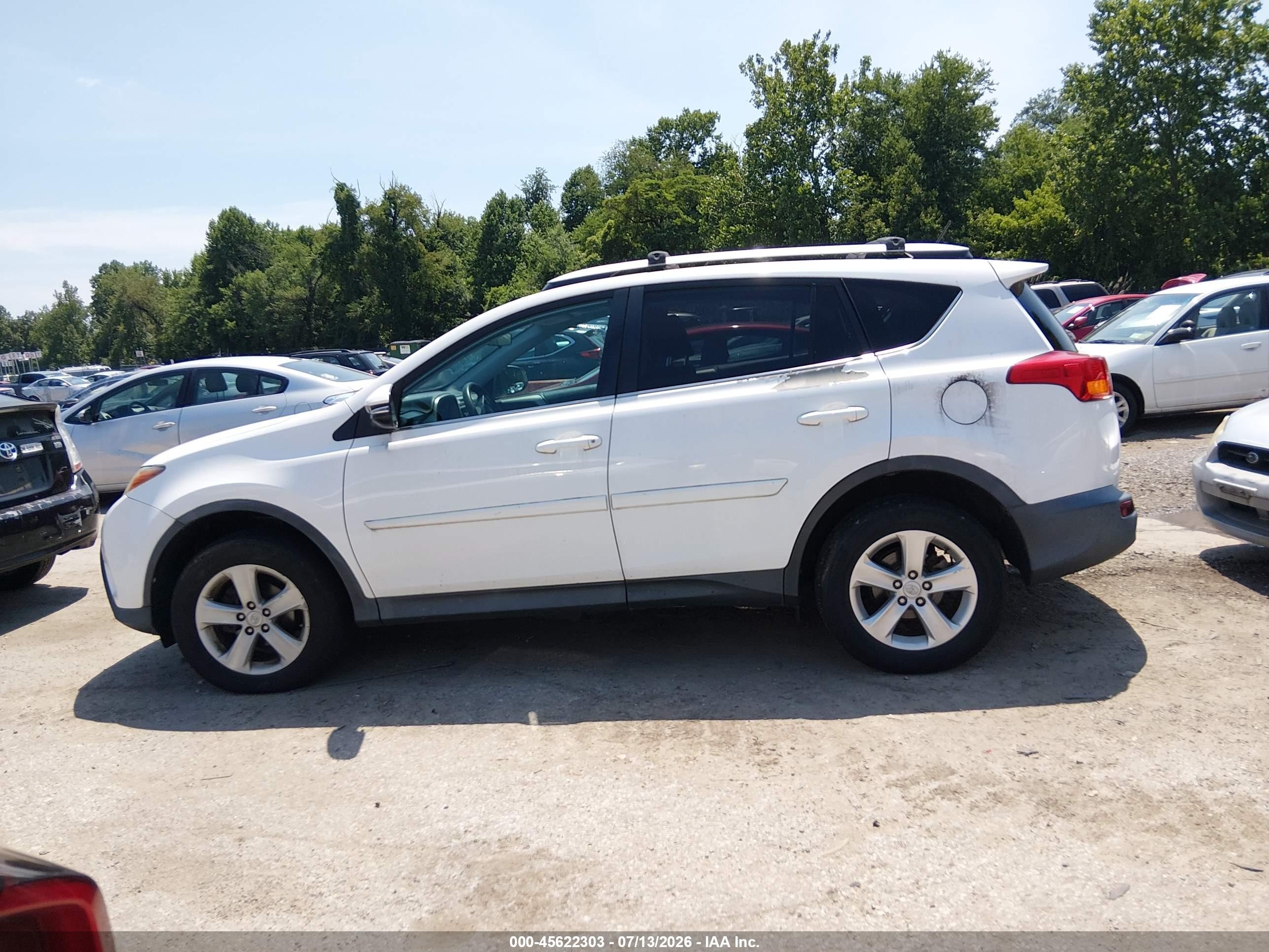 2014 Toyota Rav4 Xle White vin: 2T3RFREV3EW203384