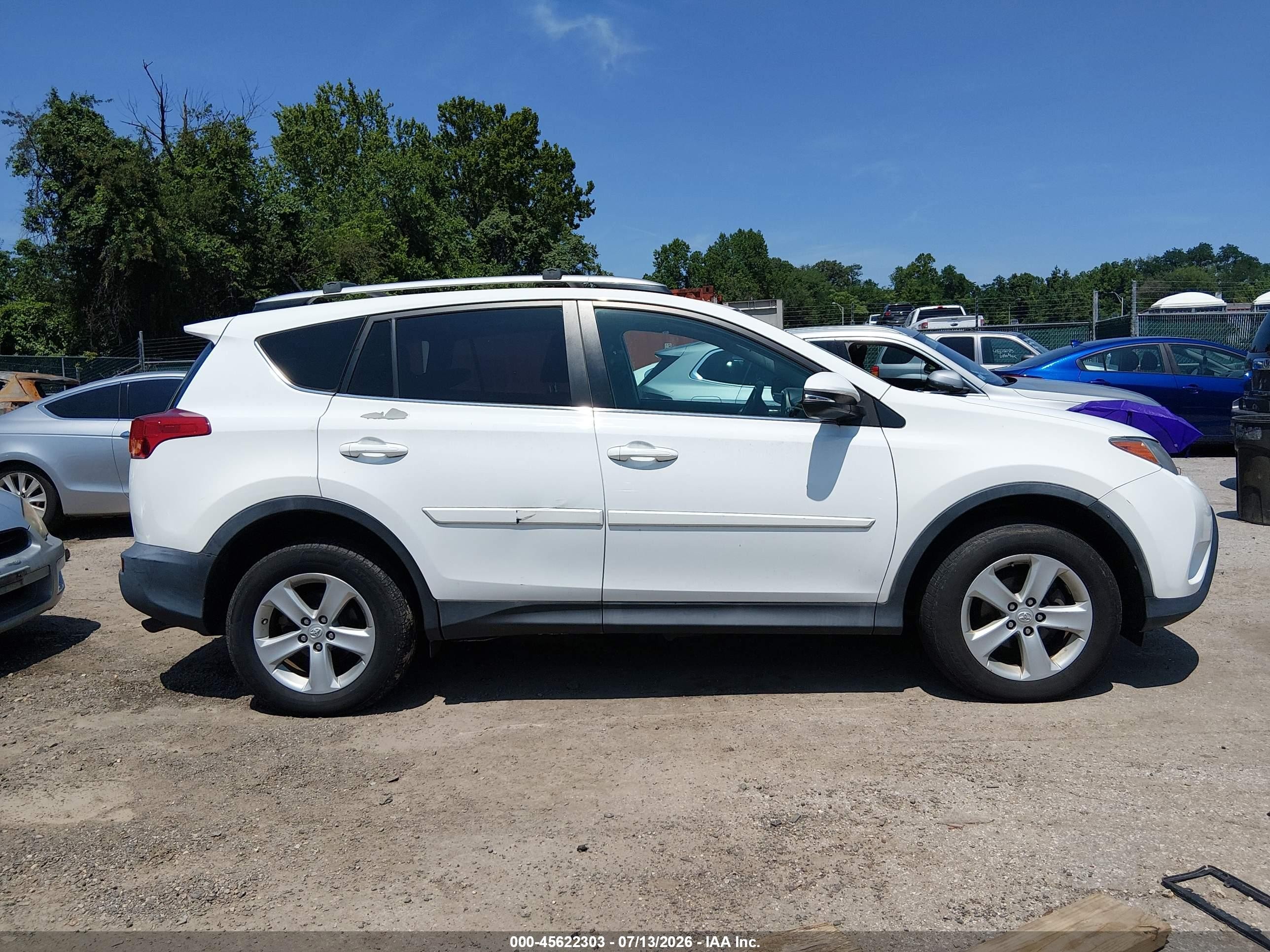2014 Toyota Rav4 Xle White vin: 2T3RFREV3EW203384