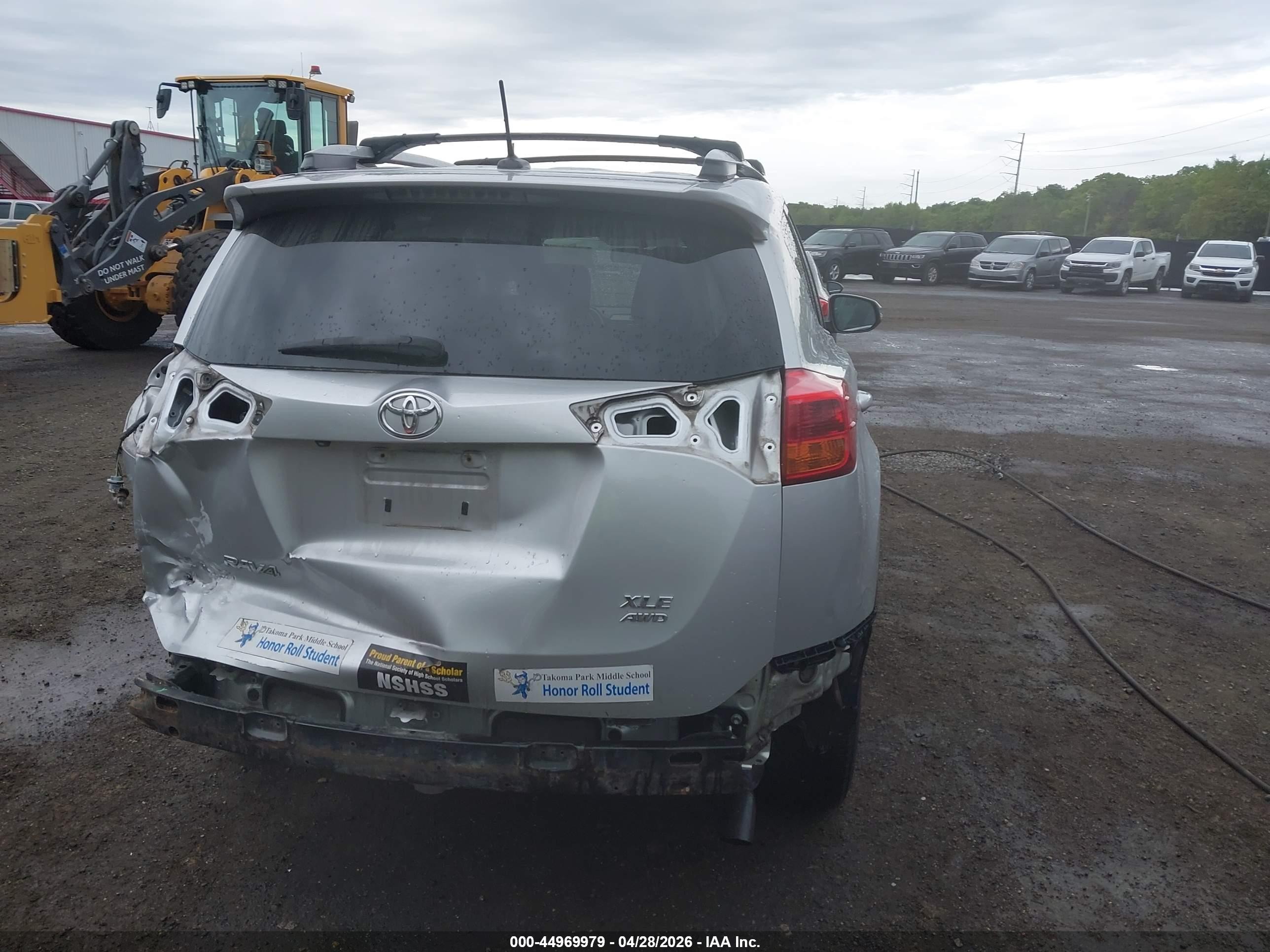2015 Toyota Rav4 Xle Серебряный vin: 2T3RFREV3FW231607
