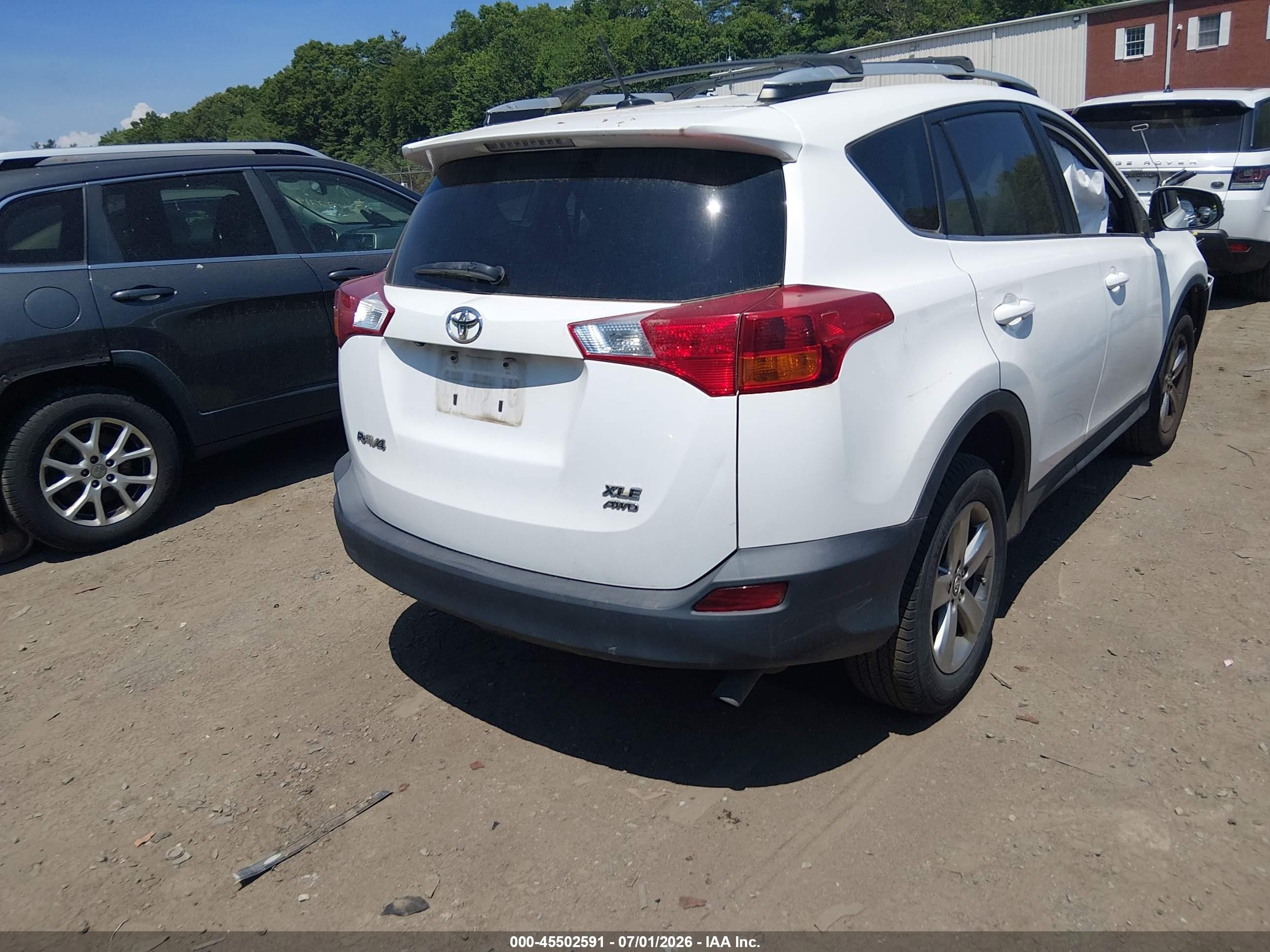 2015 Toyota Rav4 Xle White vin: 2T3RFREV3FW258273