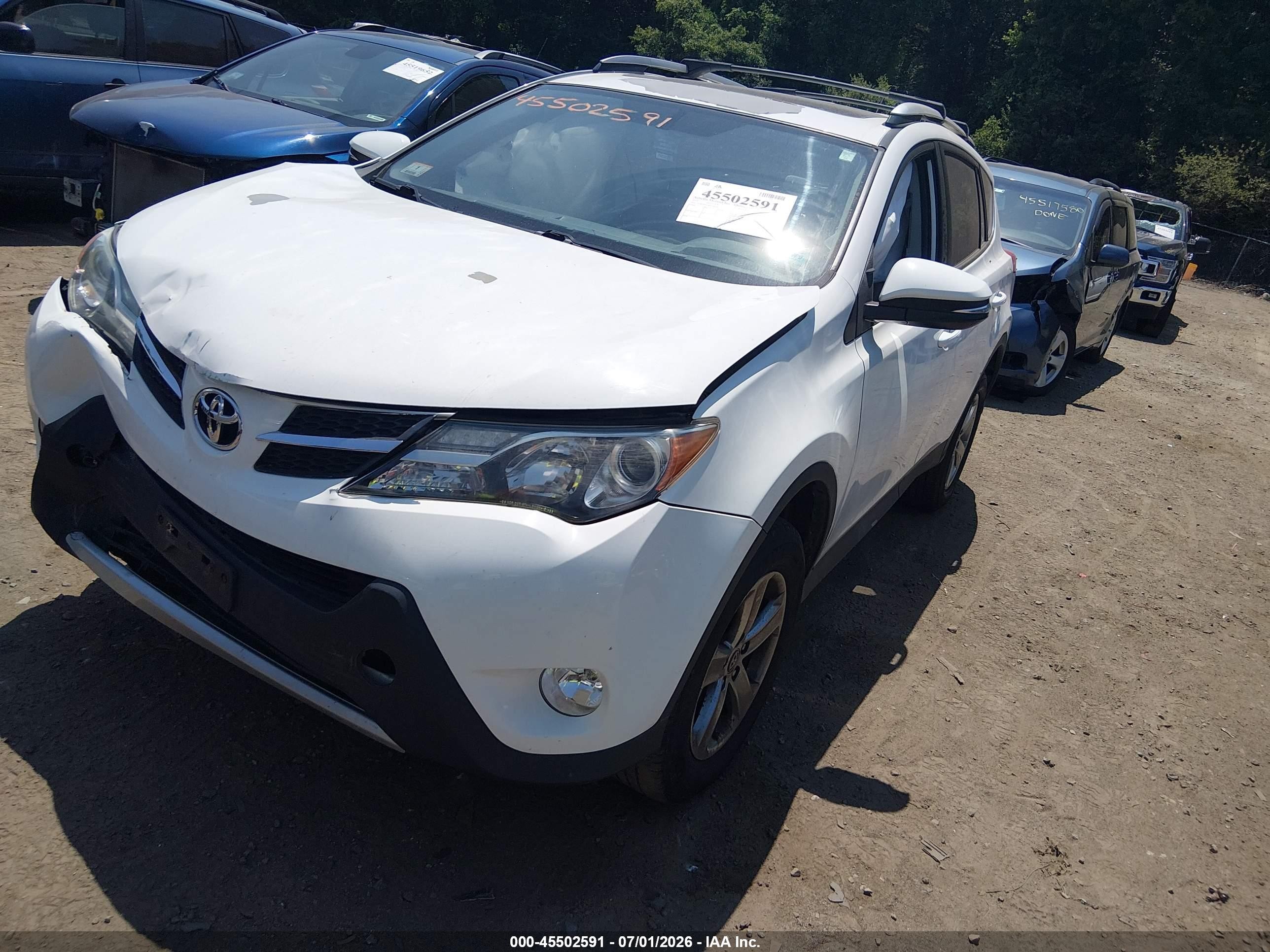 2015 Toyota Rav4 Xle White vin: 2T3RFREV3FW258273
