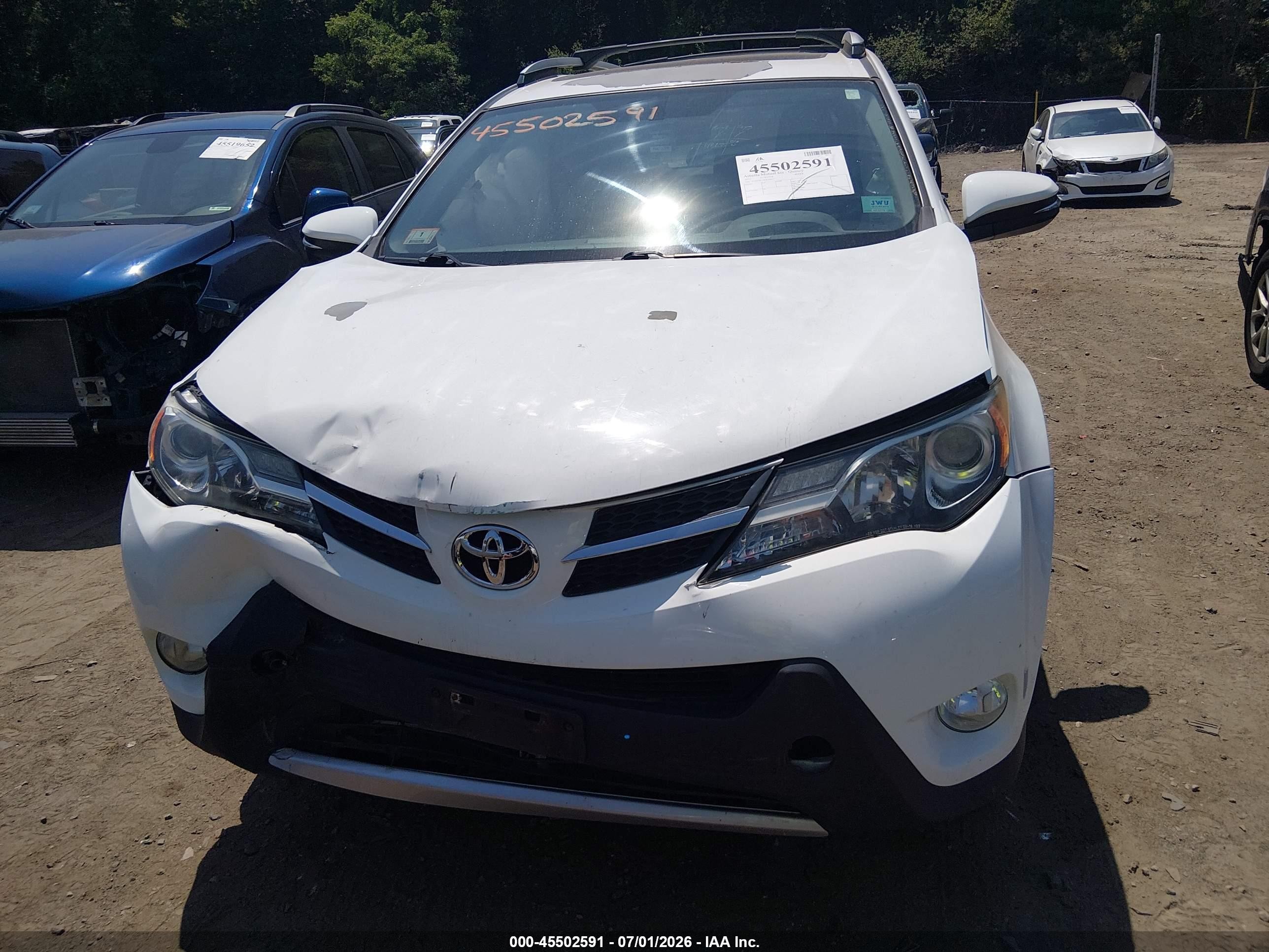 2015 Toyota Rav4 Xle White vin: 2T3RFREV3FW258273