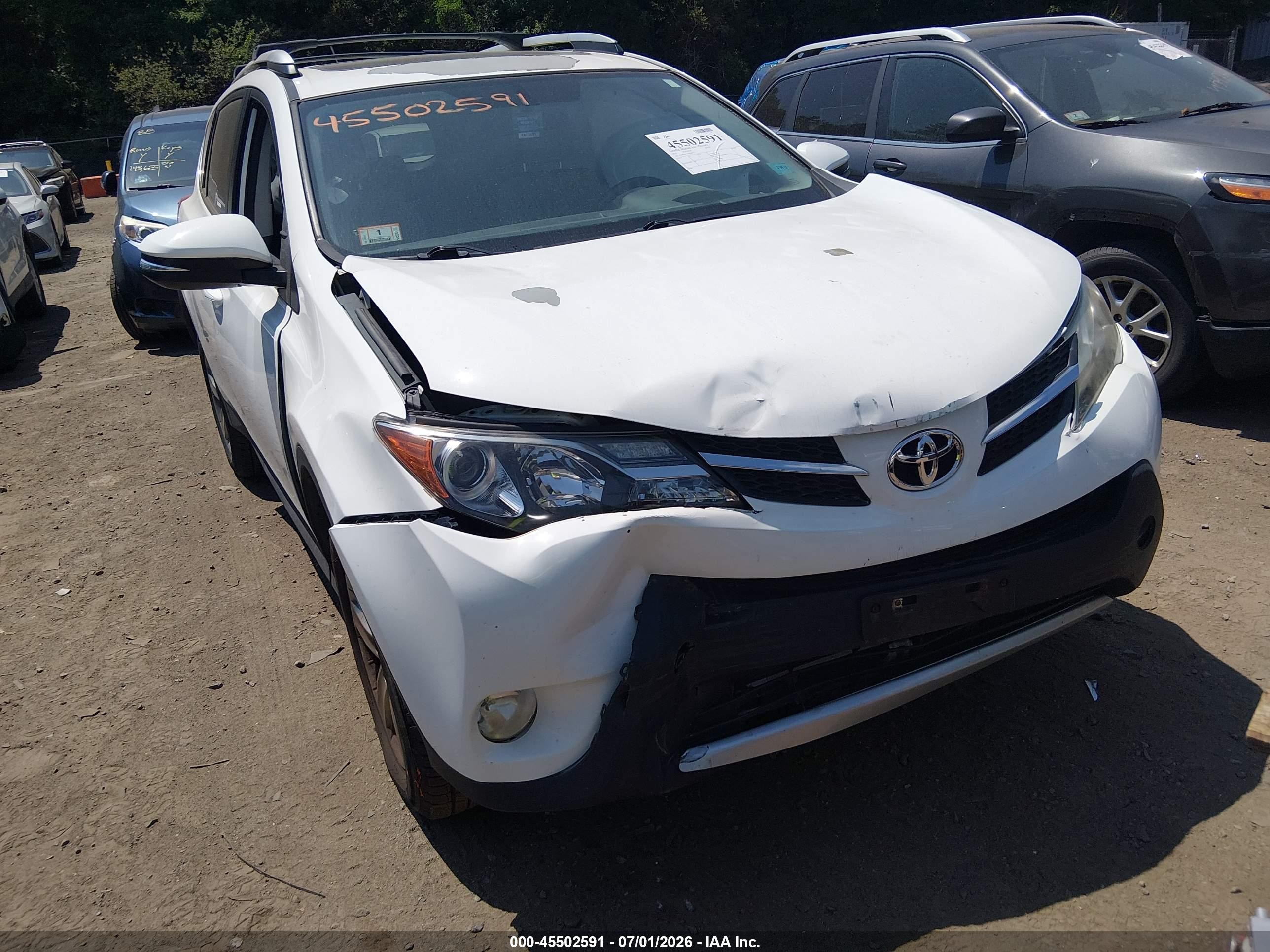 2015 Toyota Rav4 Xle White vin: 2T3RFREV3FW258273