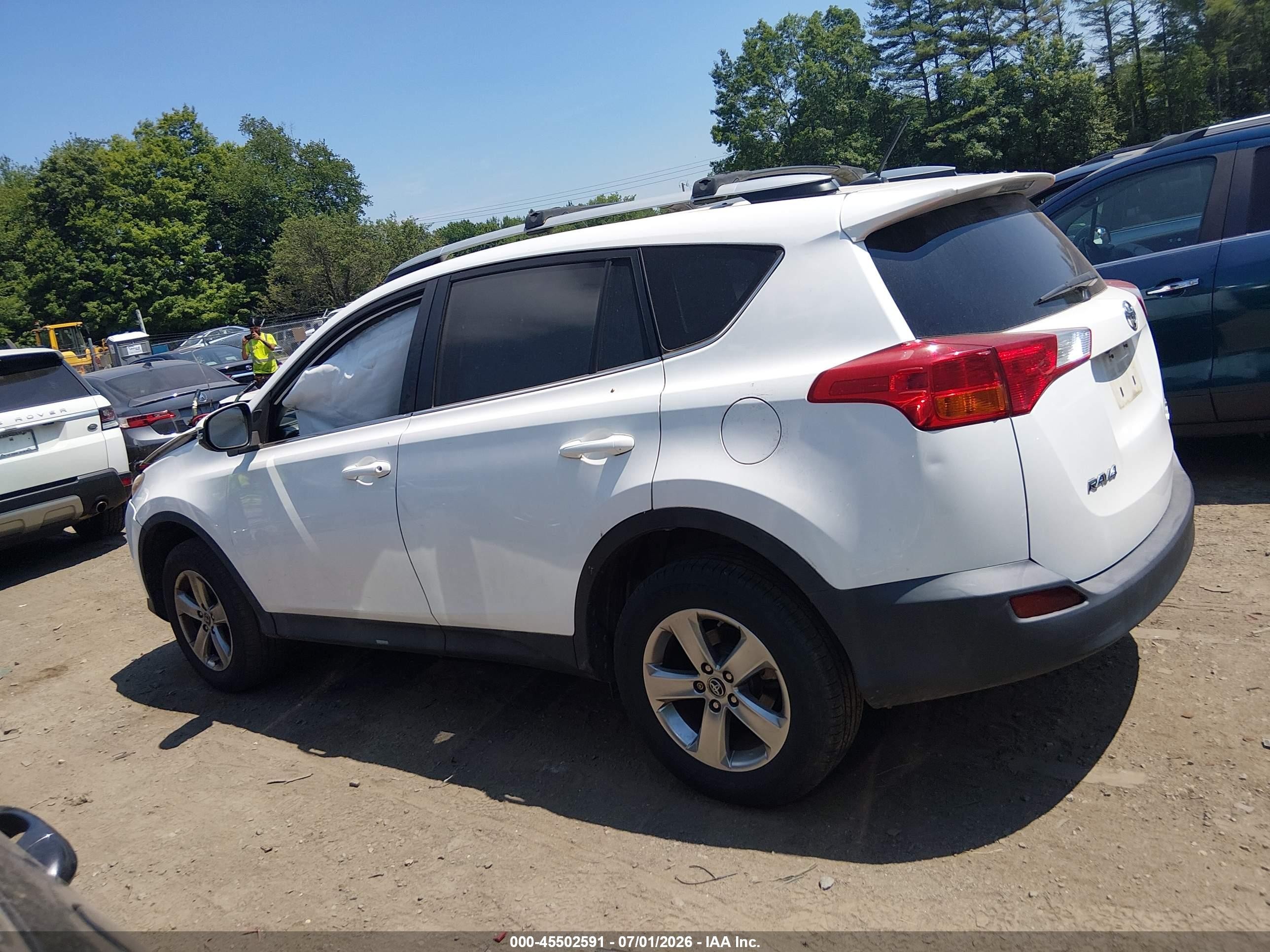2015 Toyota Rav4 Xle White vin: 2T3RFREV3FW258273