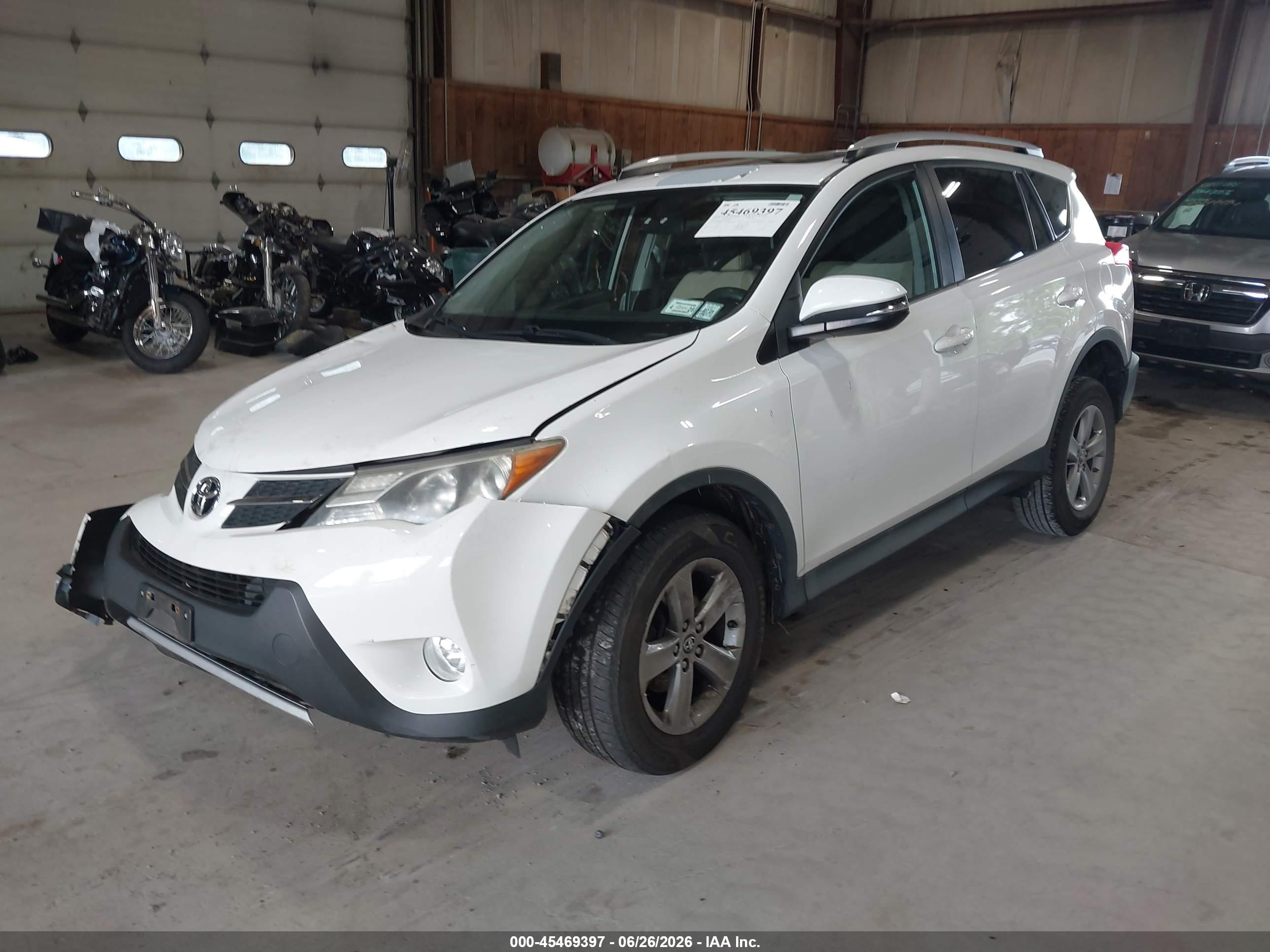 2015 Toyota Rav4 Xle Белый vin: 2T3RFREV3FW268804