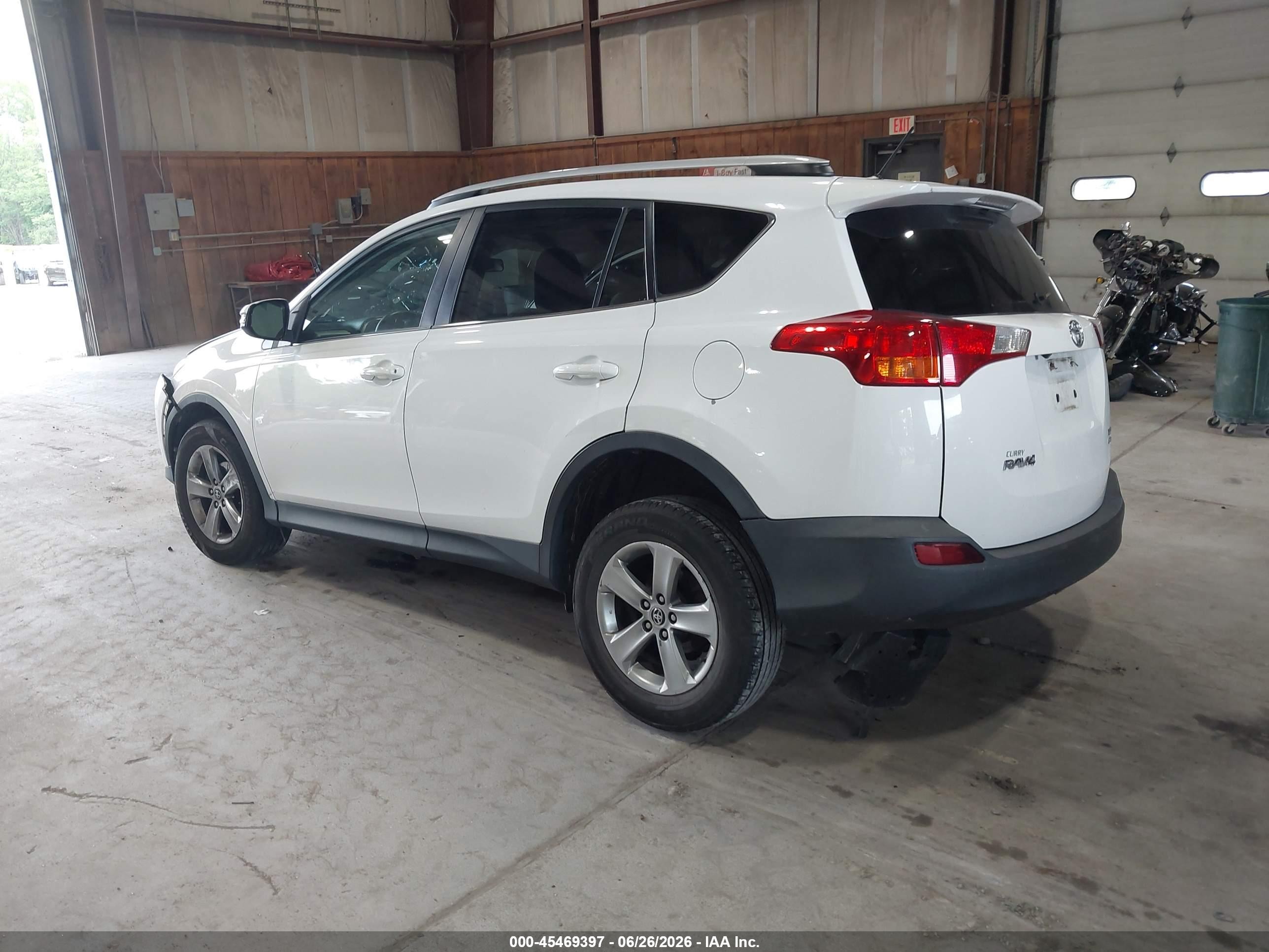 2015 Toyota Rav4 Xle Белый vin: 2T3RFREV3FW268804