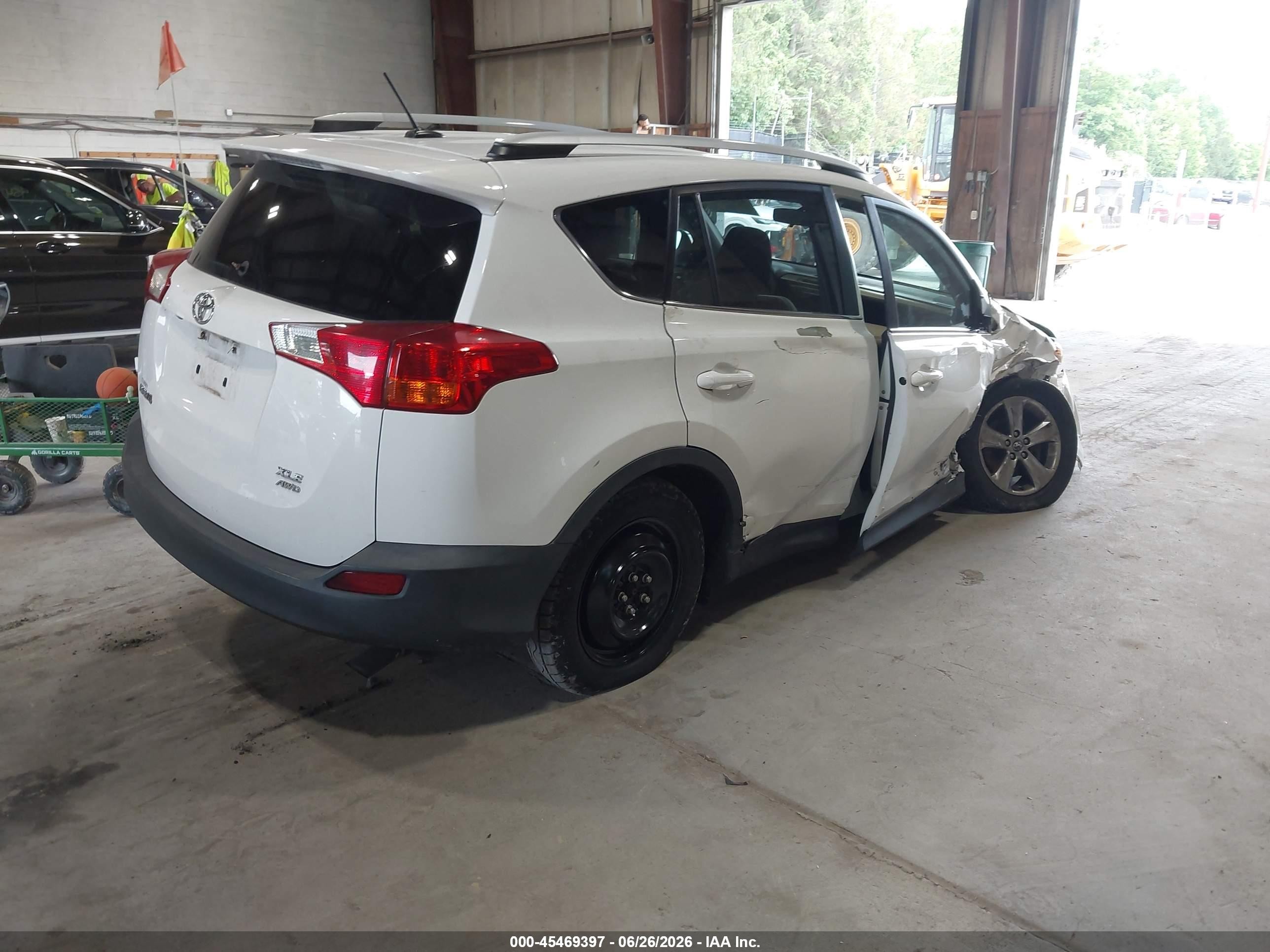2015 Toyota Rav4 Xle Белый vin: 2T3RFREV3FW268804