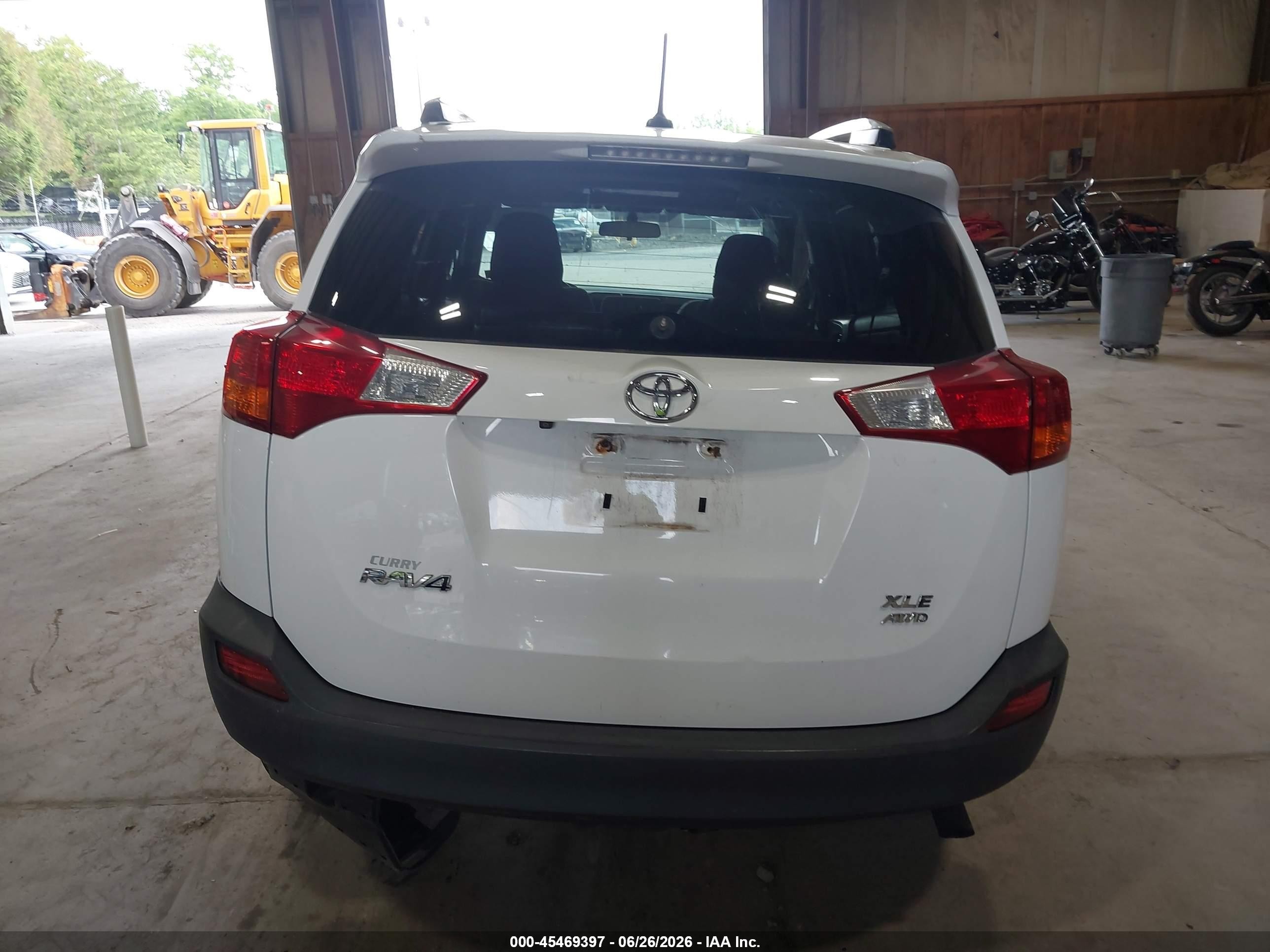 2015 Toyota Rav4 Xle Белый vin: 2T3RFREV3FW268804