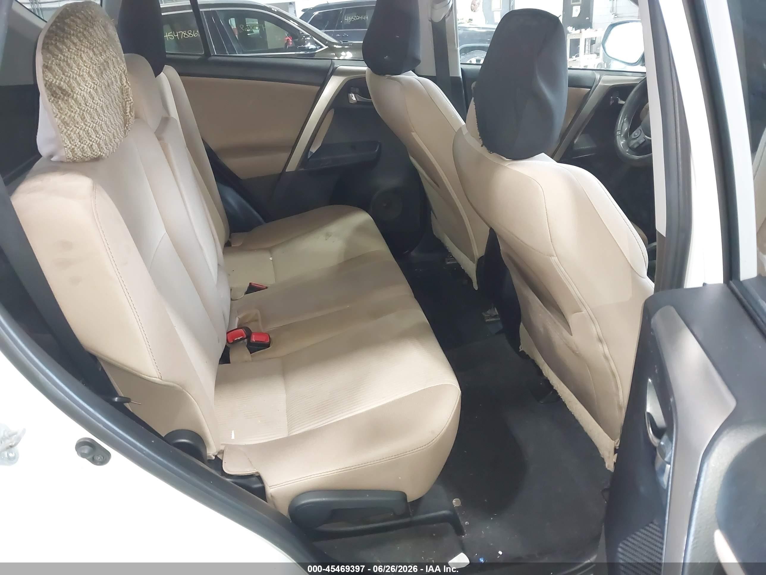 2015 Toyota Rav4 Xle Белый vin: 2T3RFREV3FW268804