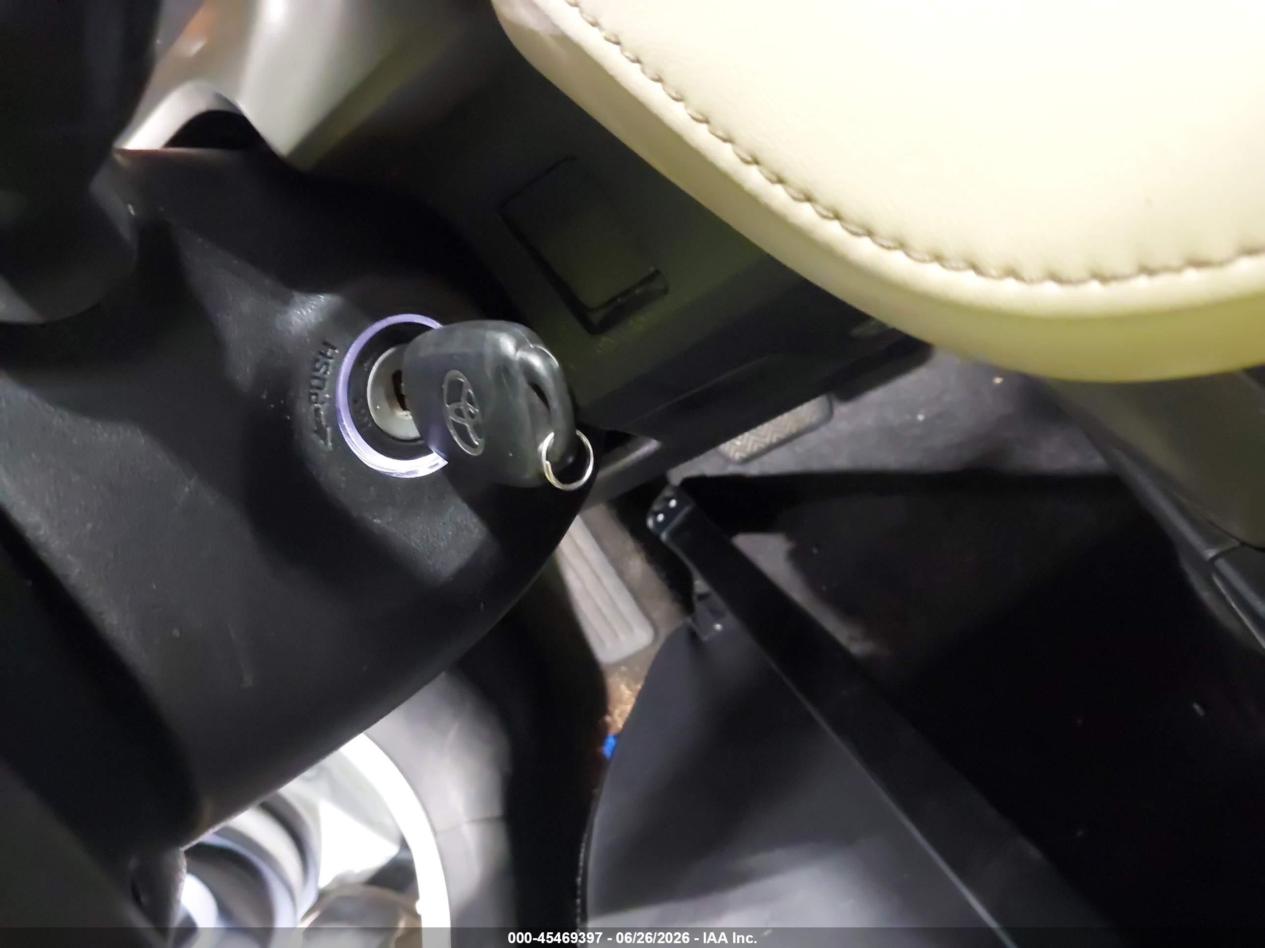 2015 Toyota Rav4 Xle Белый vin: 2T3RFREV3FW268804