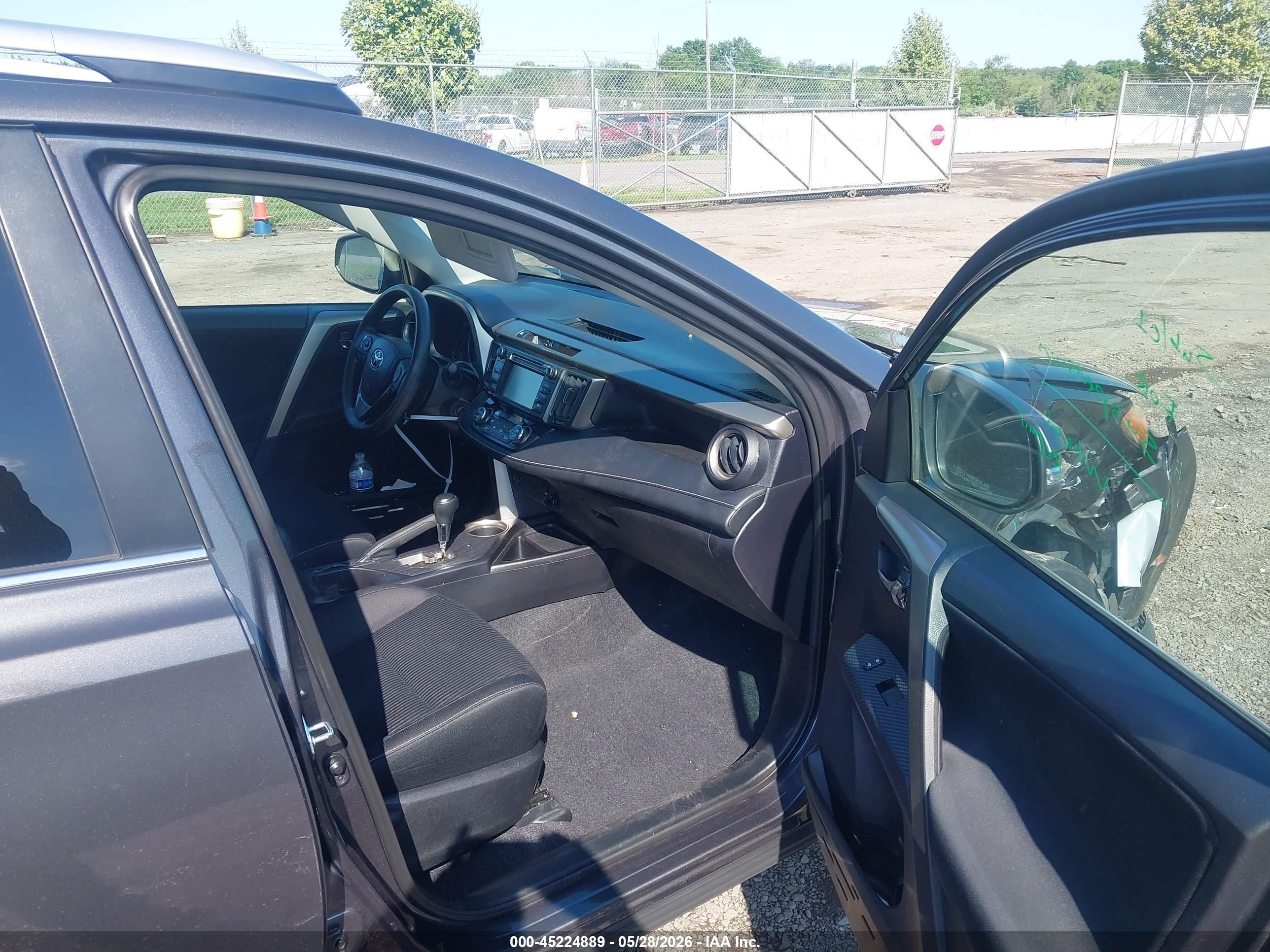 2015 Toyota Rav4 Xle Серый vin: 2T3RFREV3FW302157