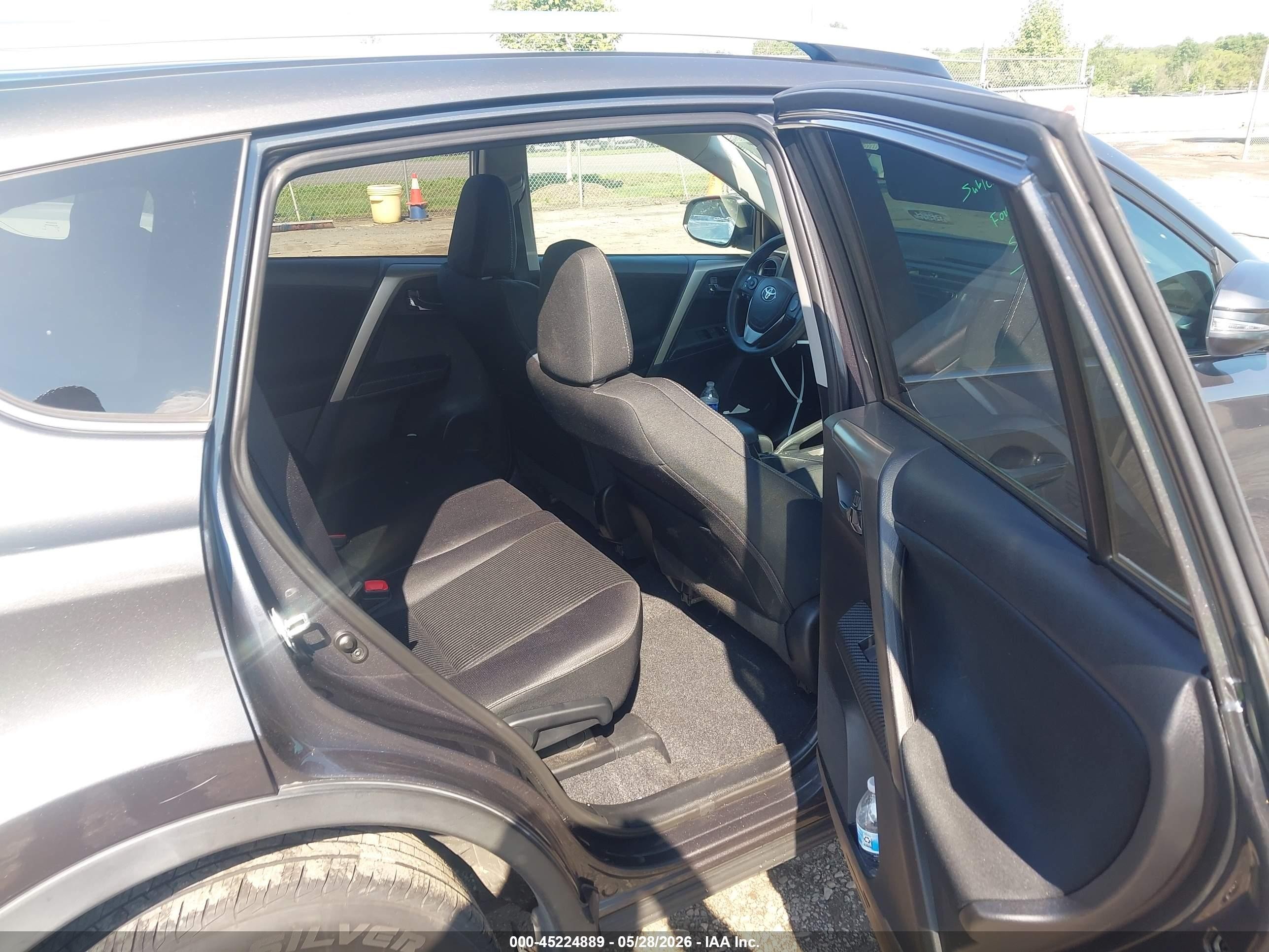 2015 Toyota Rav4 Xle Серый vin: 2T3RFREV3FW302157