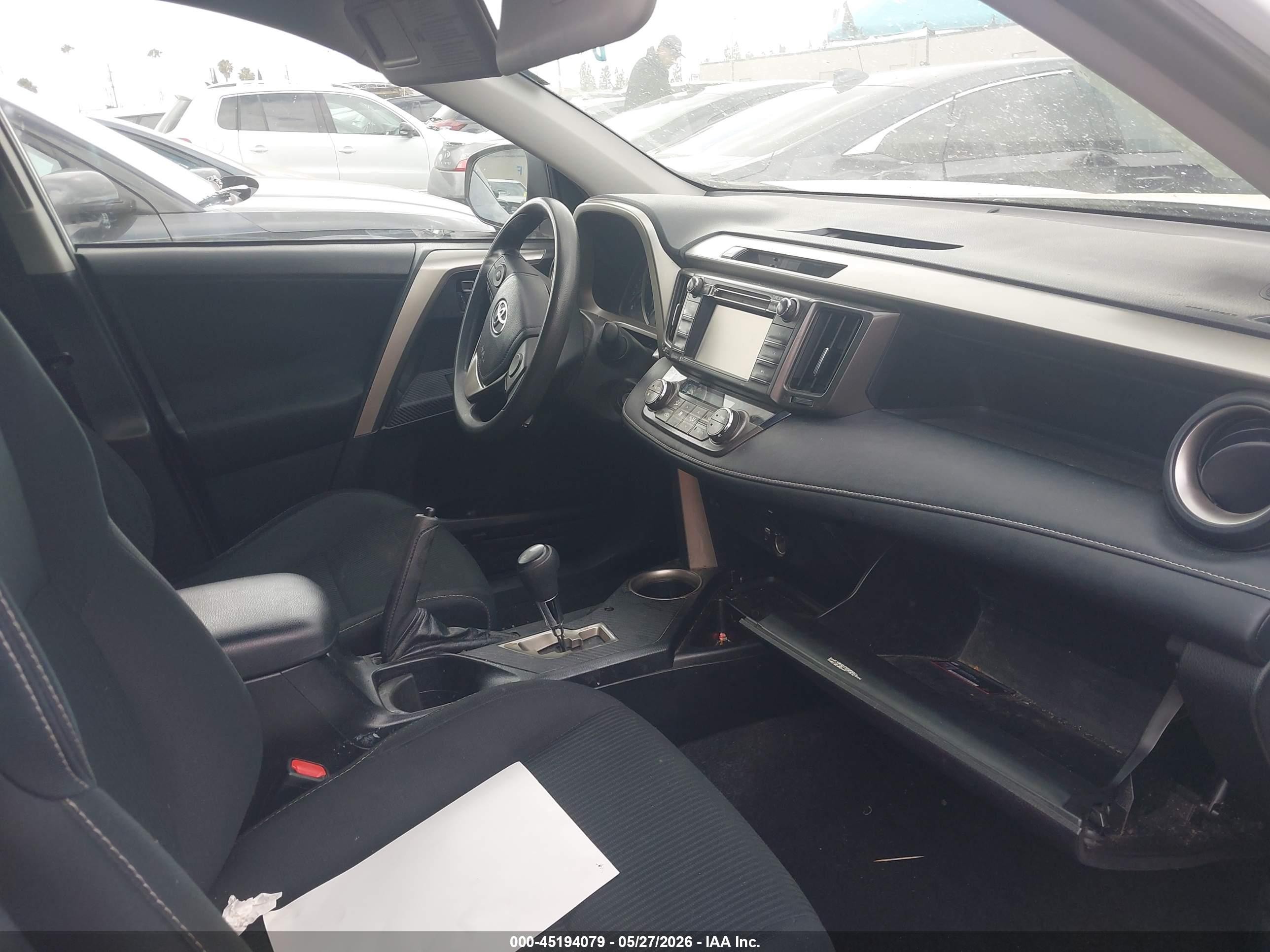 2015 Toyota Rav4 Xle White vin: 2T3RFREV3FW327298