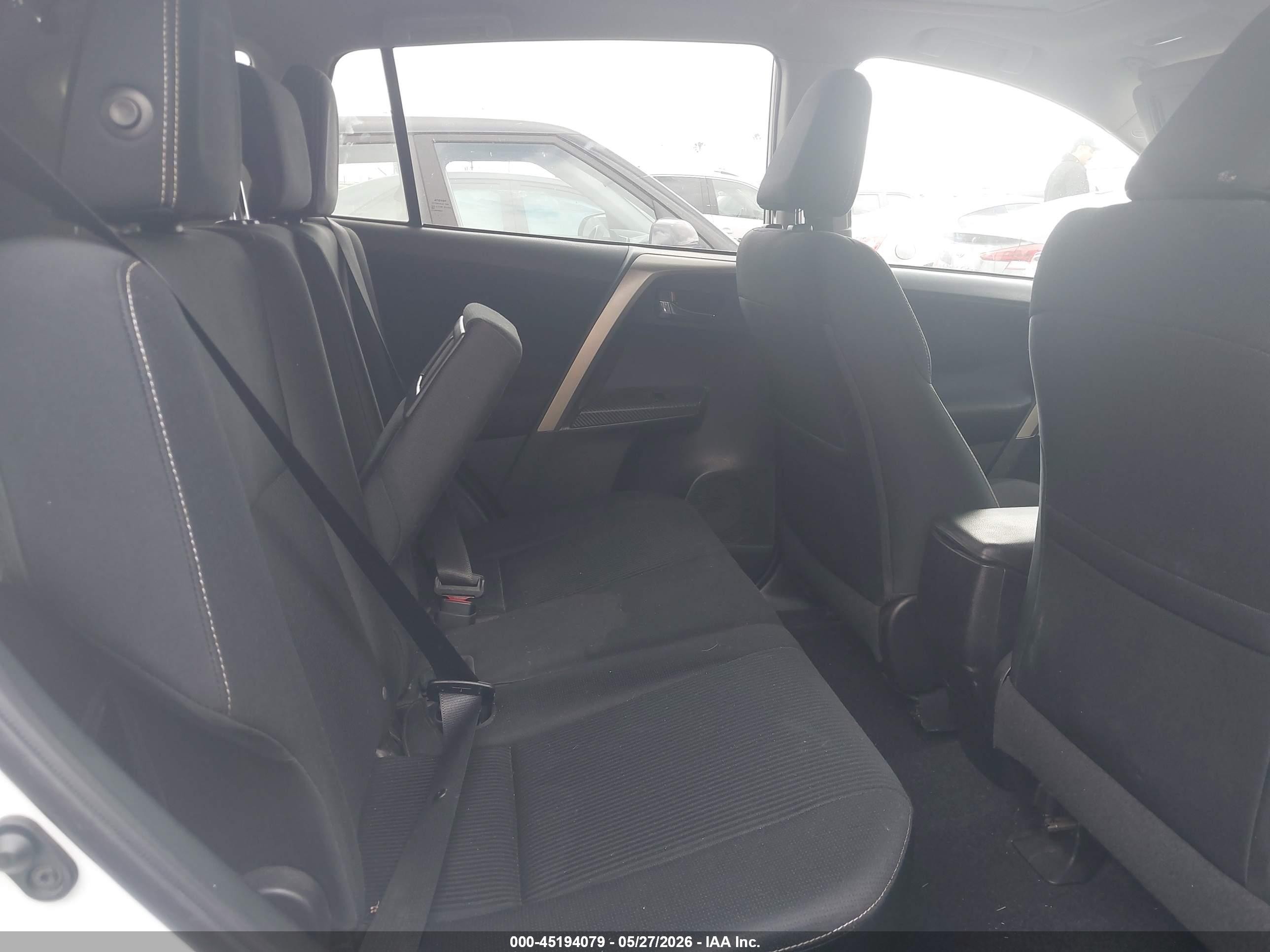 2015 Toyota Rav4 Xle White vin: 2T3RFREV3FW327298