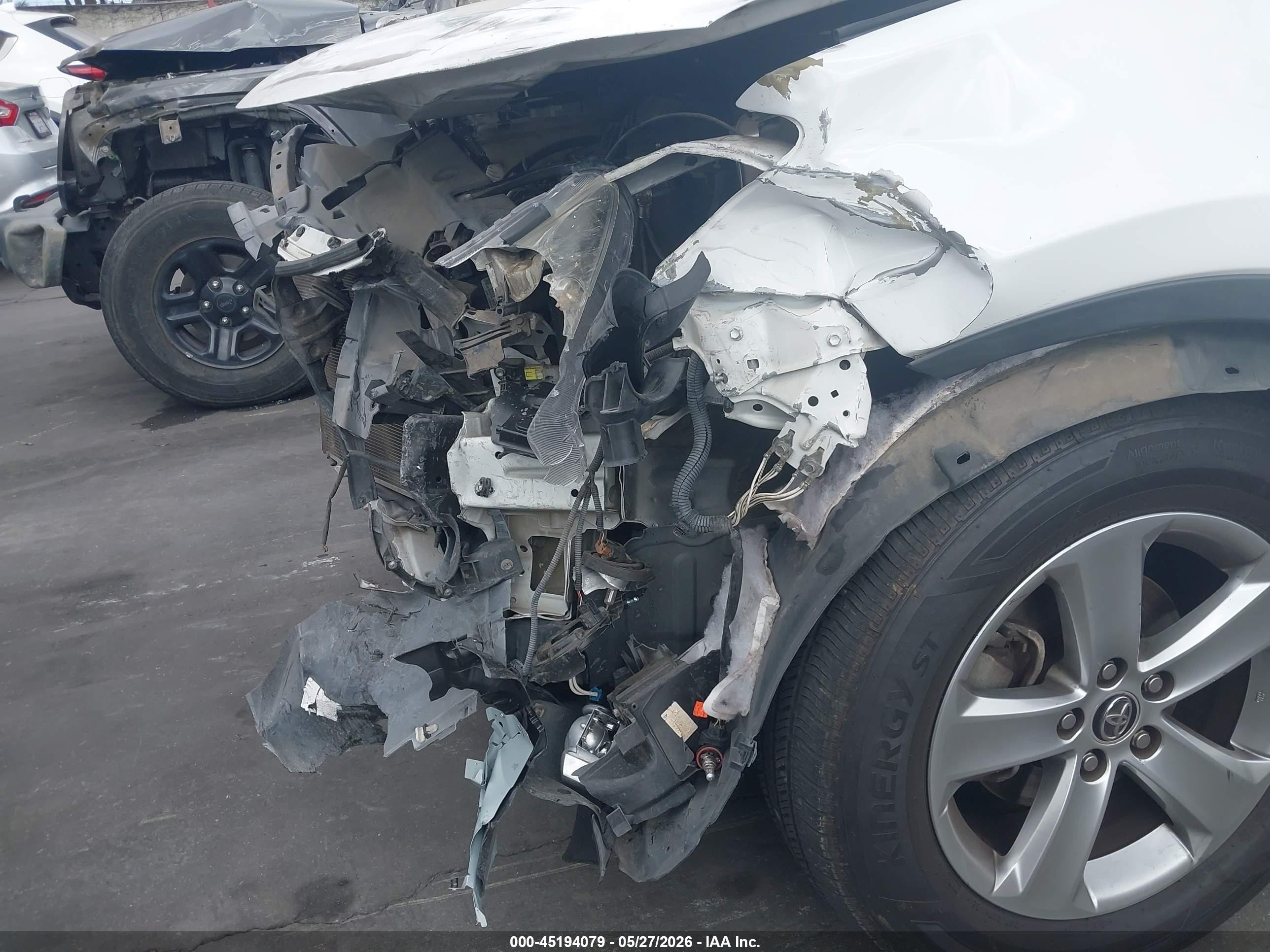 2015 Toyota Rav4 Xle White vin: 2T3RFREV3FW327298