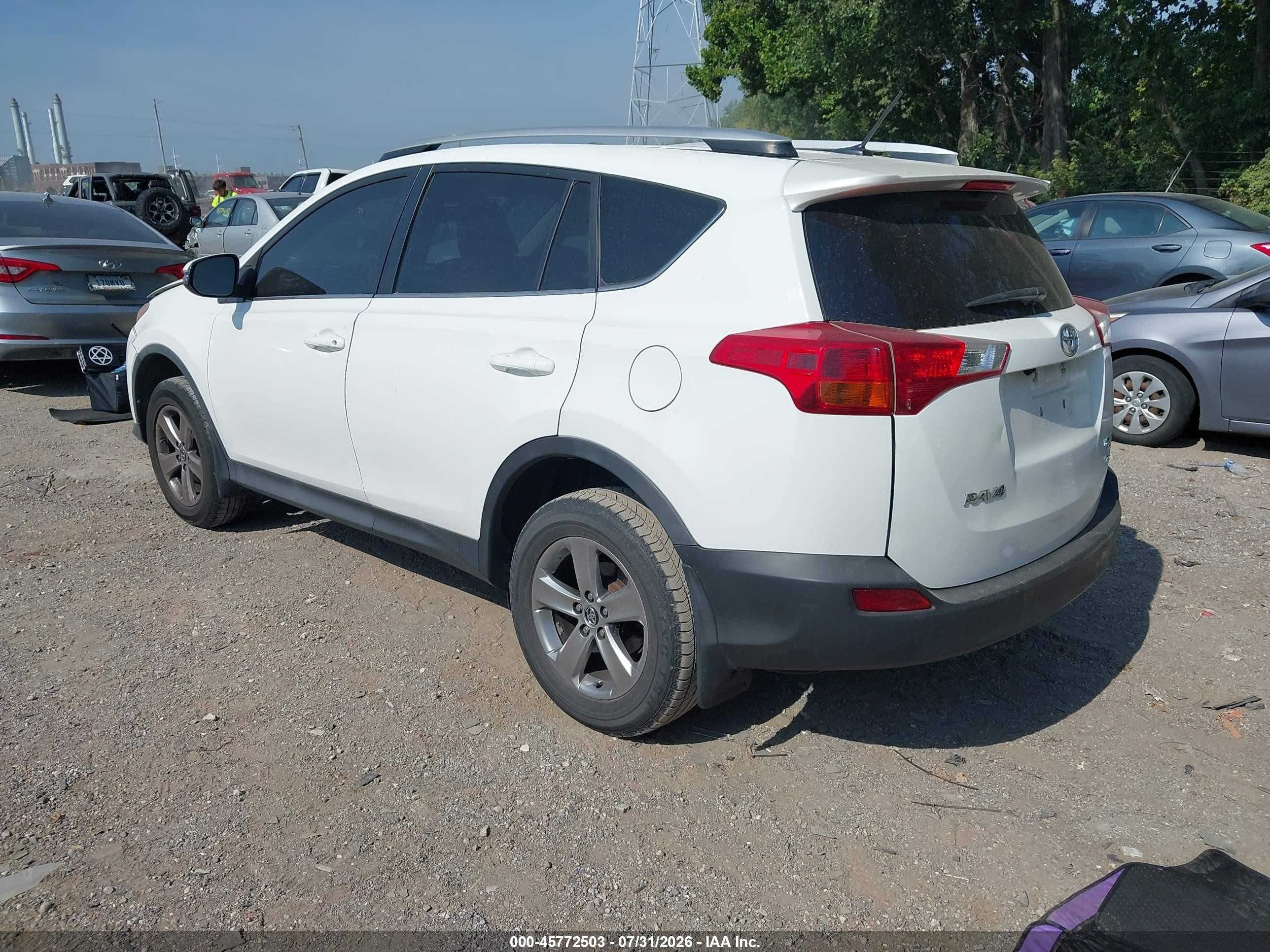 2015 Toyota Rav4 Xle Белый vin: 2T3RFREV3FW354548