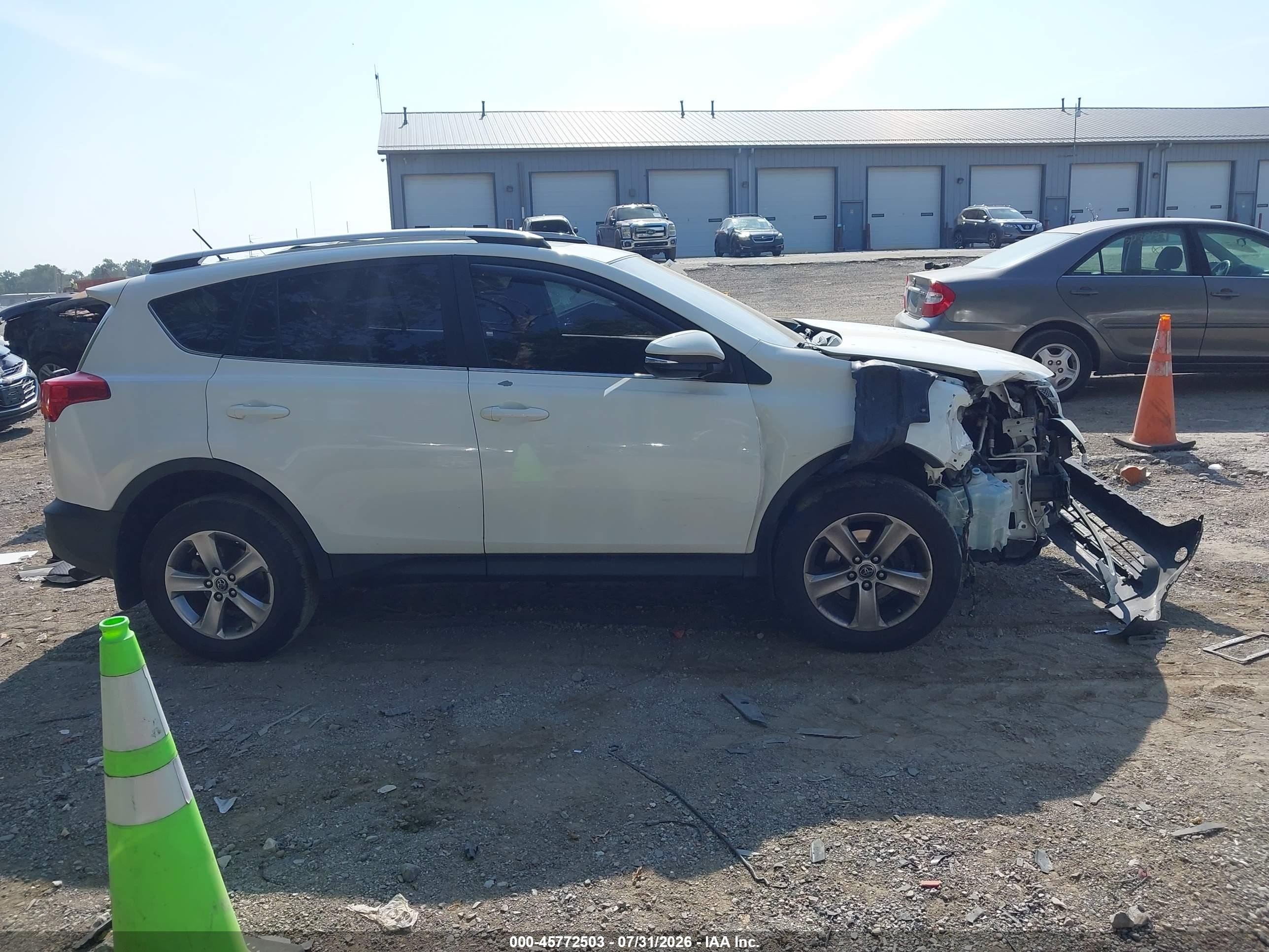 2015 Toyota Rav4 Xle Белый vin: 2T3RFREV3FW354548