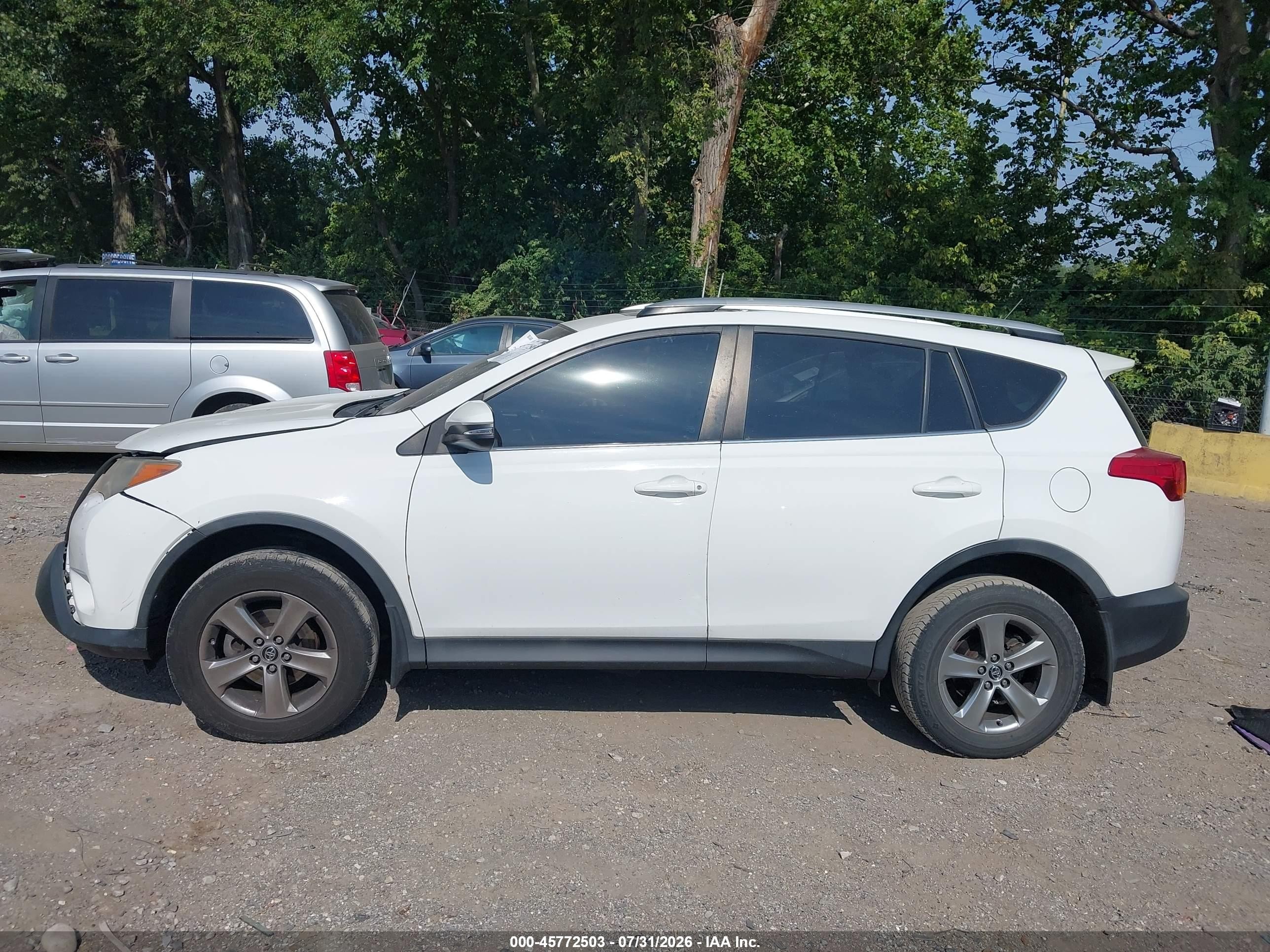 2015 Toyota Rav4 Xle Белый vin: 2T3RFREV3FW354548