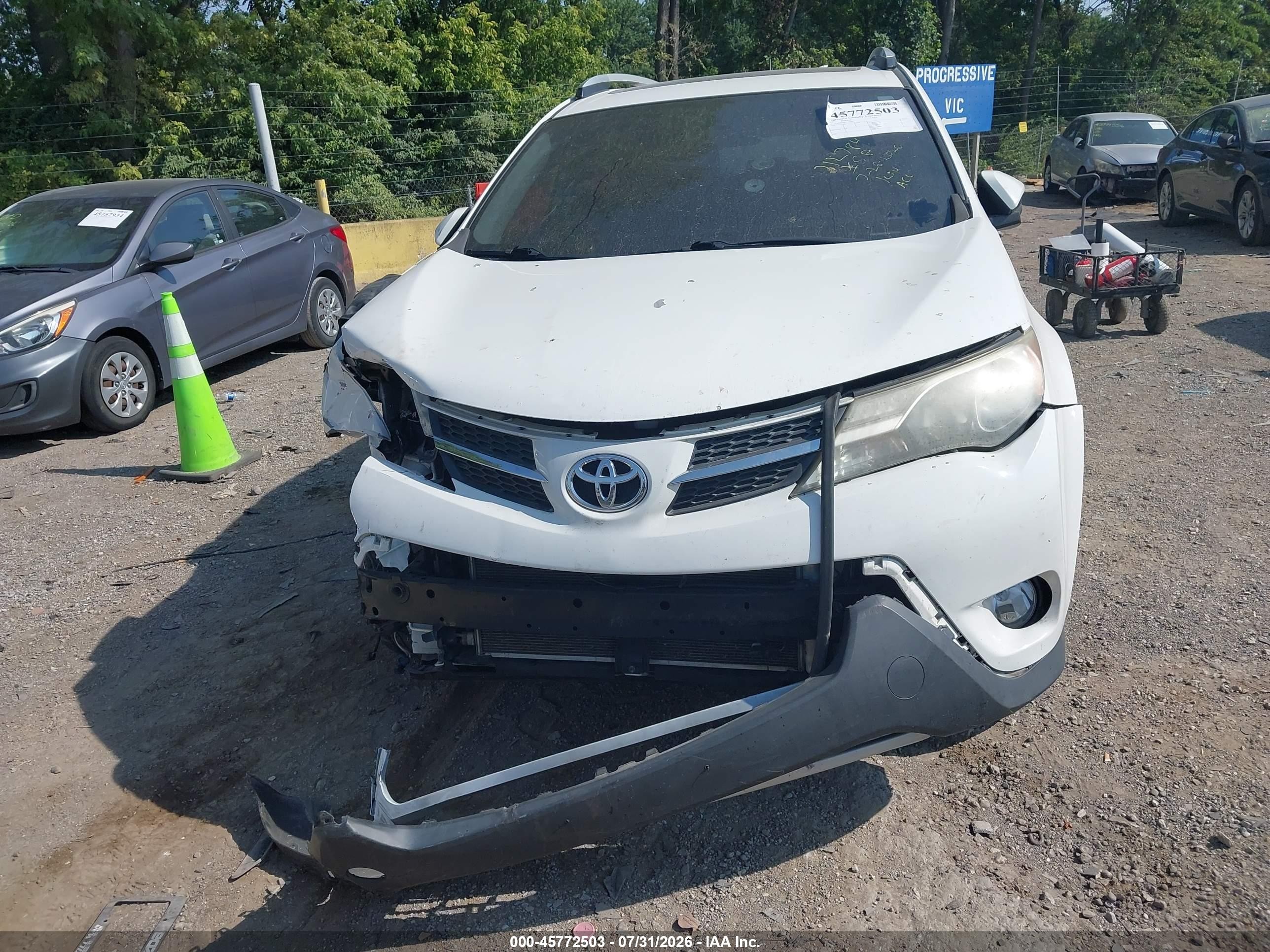 2015 Toyota Rav4 Xle Белый vin: 2T3RFREV3FW354548