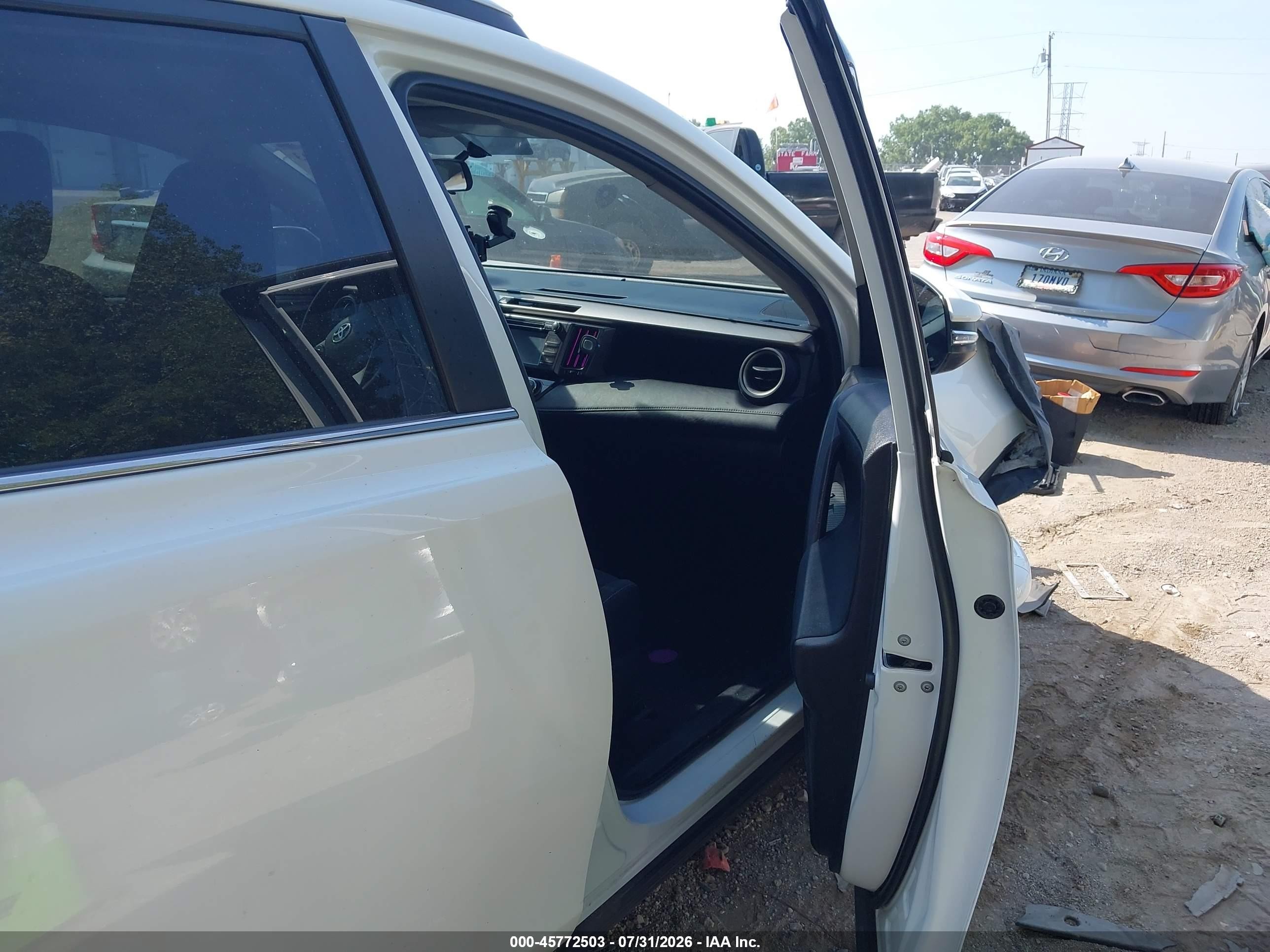 2015 Toyota Rav4 Xle Белый vin: 2T3RFREV3FW354548