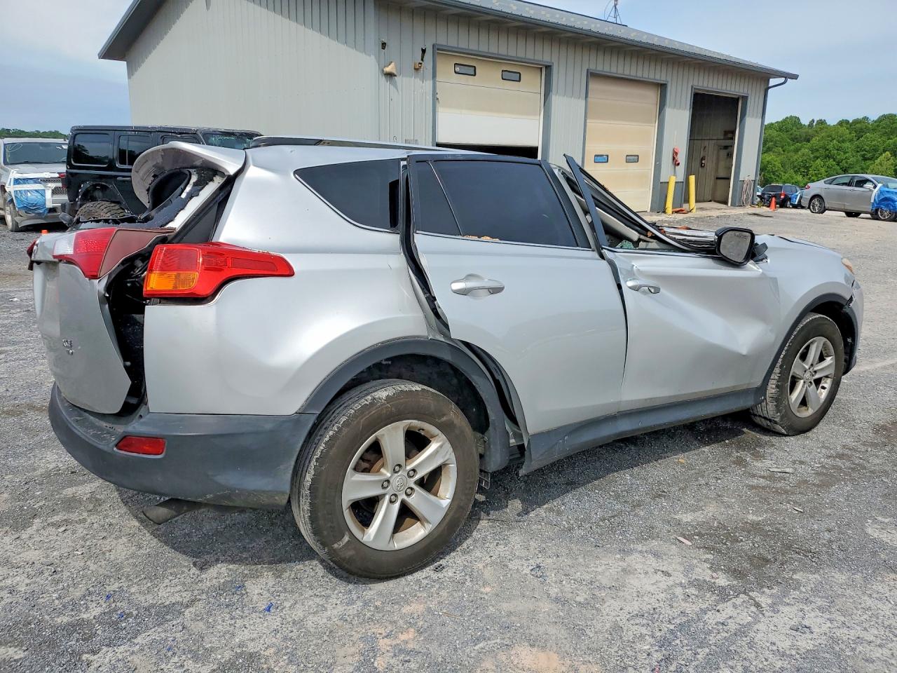 2013 Toyota Rav4 Xle Серебряный vin: 2T3RFREV4DW001376