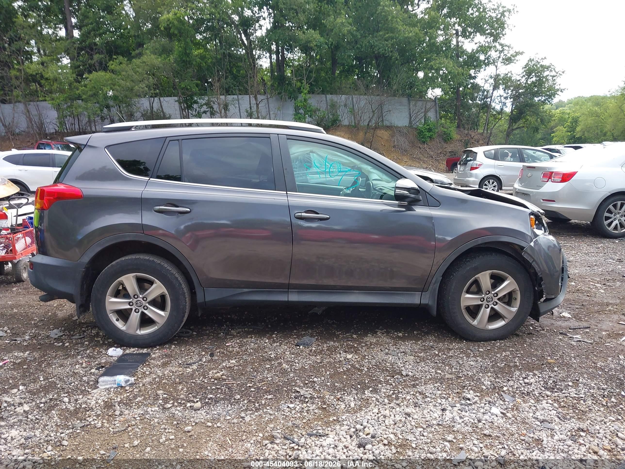 2015 Toyota Rav4 Xle Серый vin: 2T3RFREV4FW244625