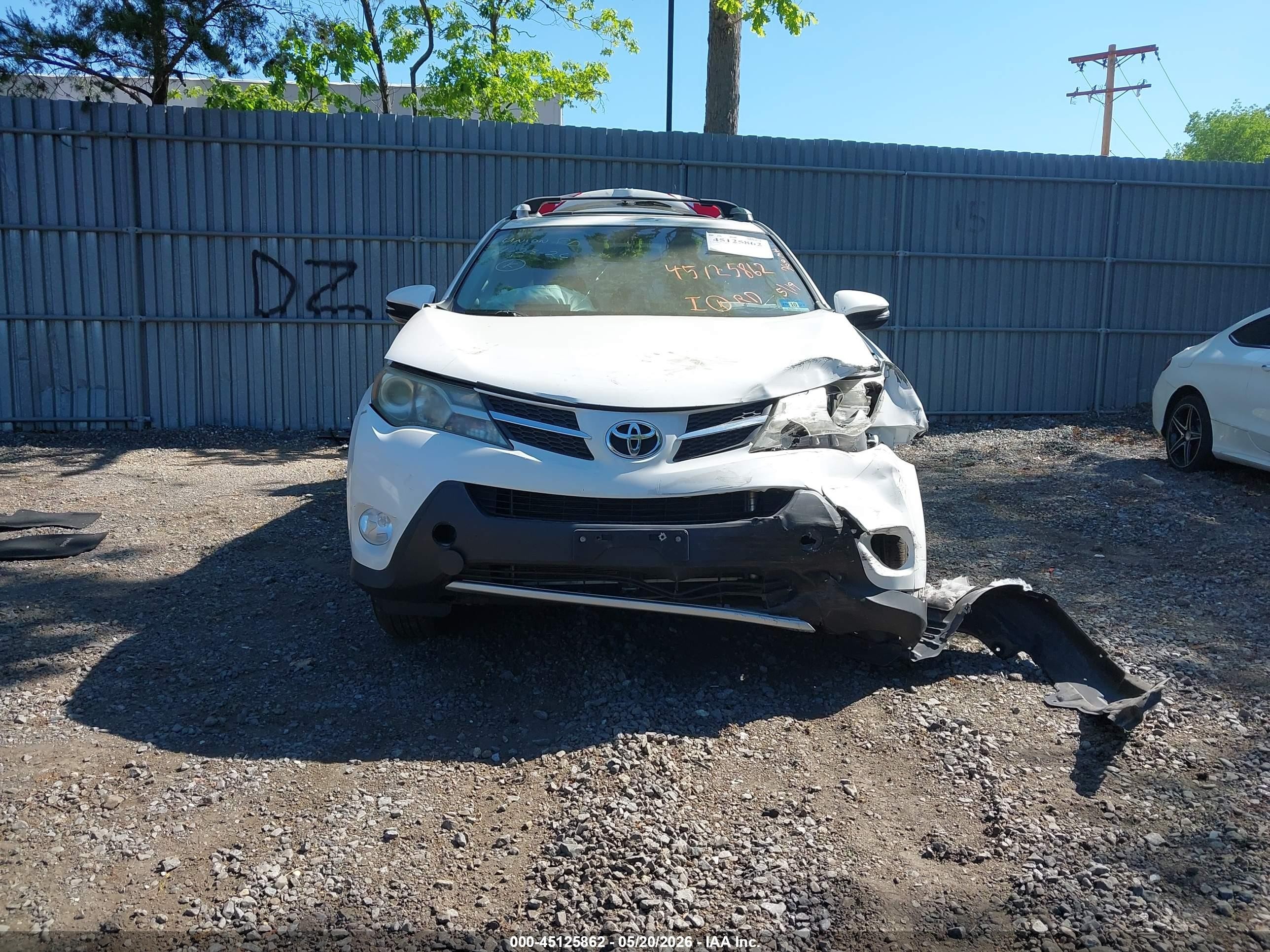 2015 Toyota Rav4 Xle White vin: 2T3RFREV4FW261988