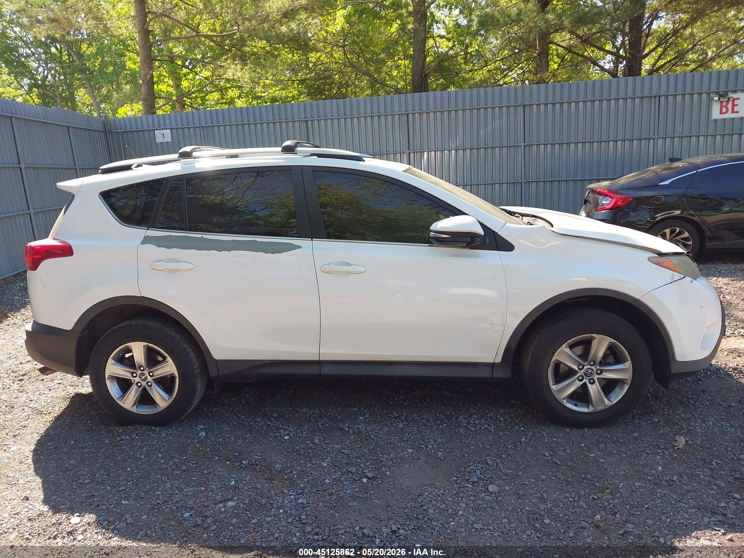 2015 Toyota Rav4 Xle White vin: 2T3RFREV4FW261988